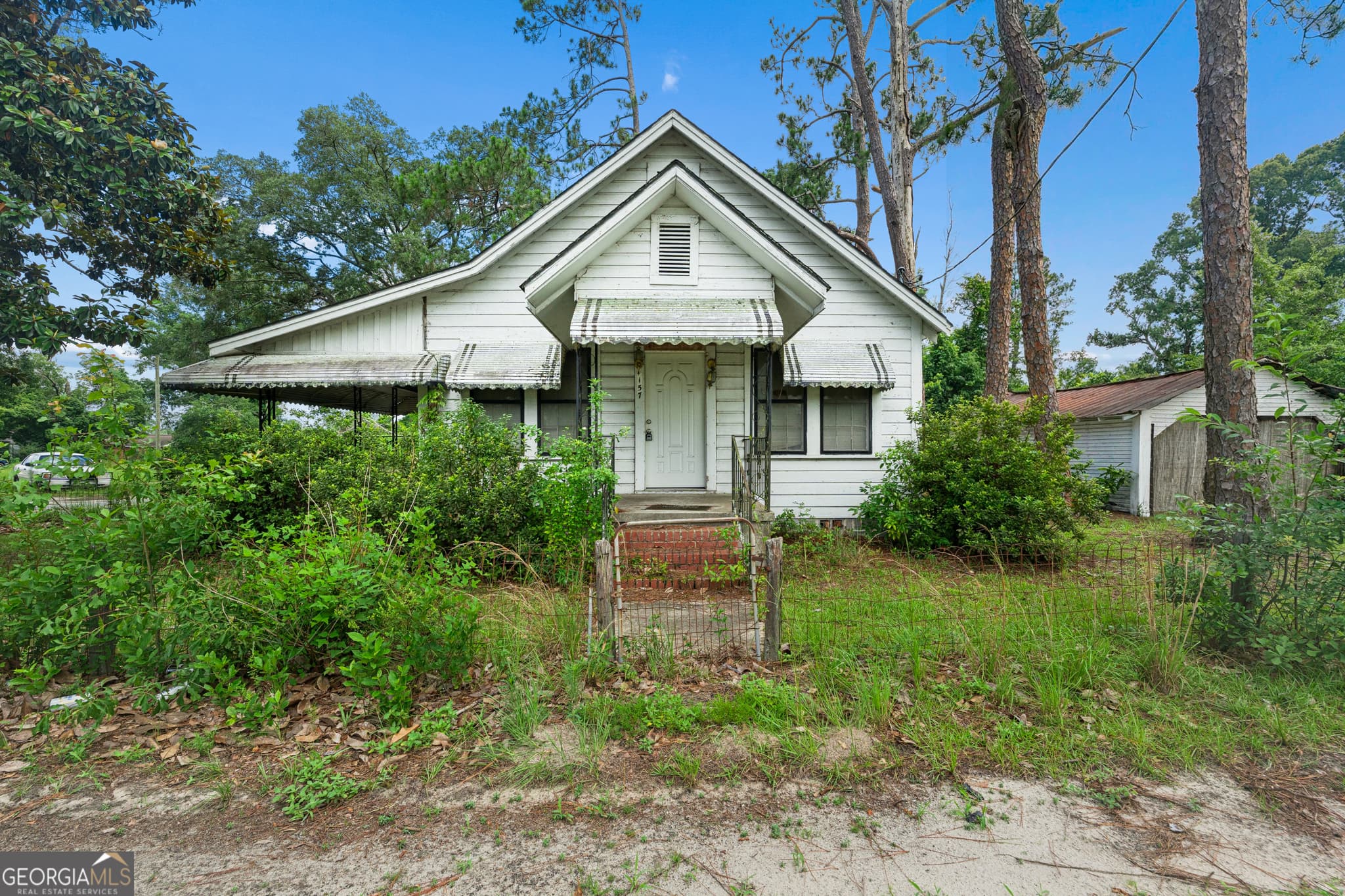 2 bedroom, 1 bathroom, 816 sq ft single family residence under contract at 157 Patterson Road, Baxley, GA 31513