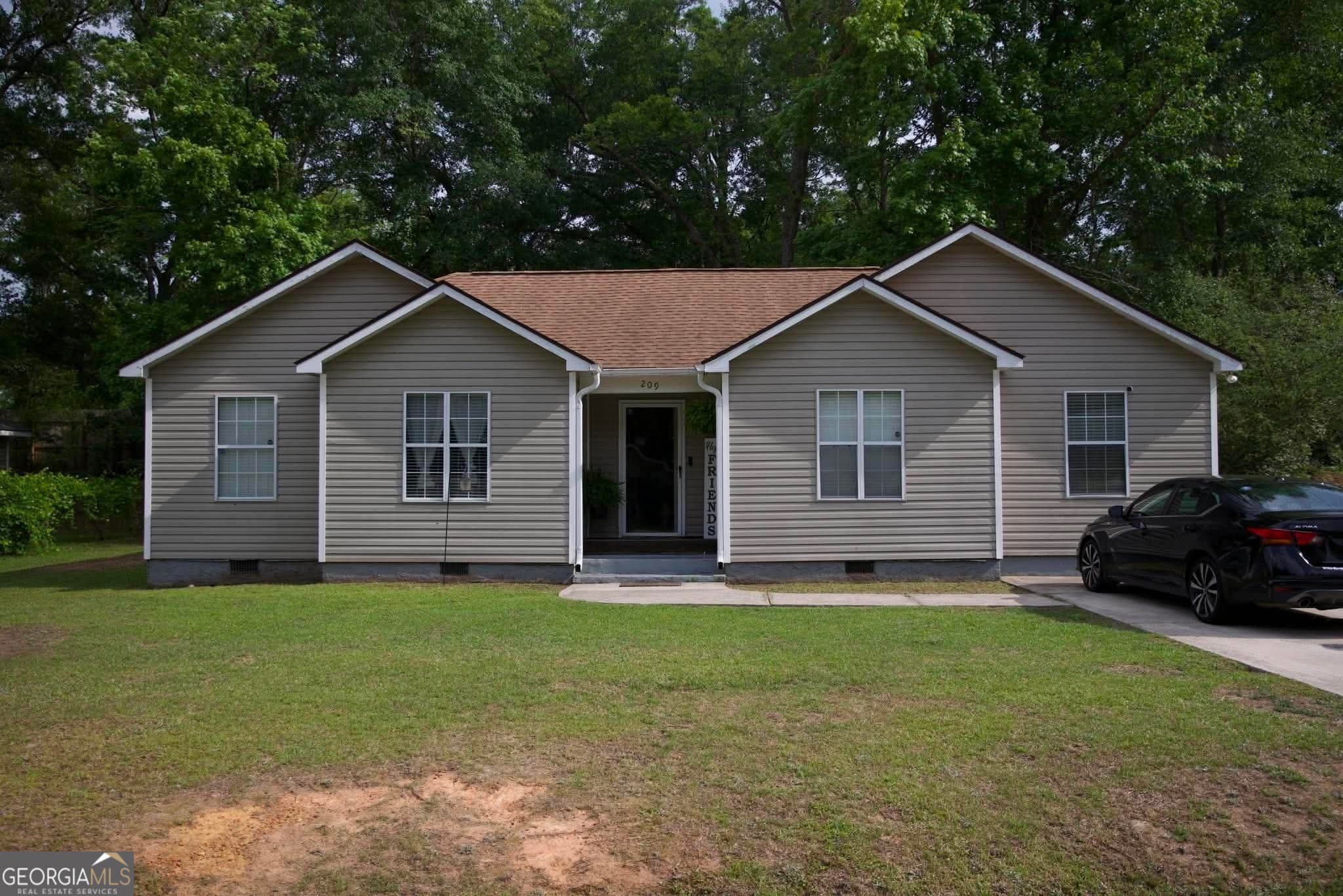 3 bedroom, 2 bathroom, 1,198 sq ft single family residence for sale at 209 Maple Street, Statesboro, GA 30458