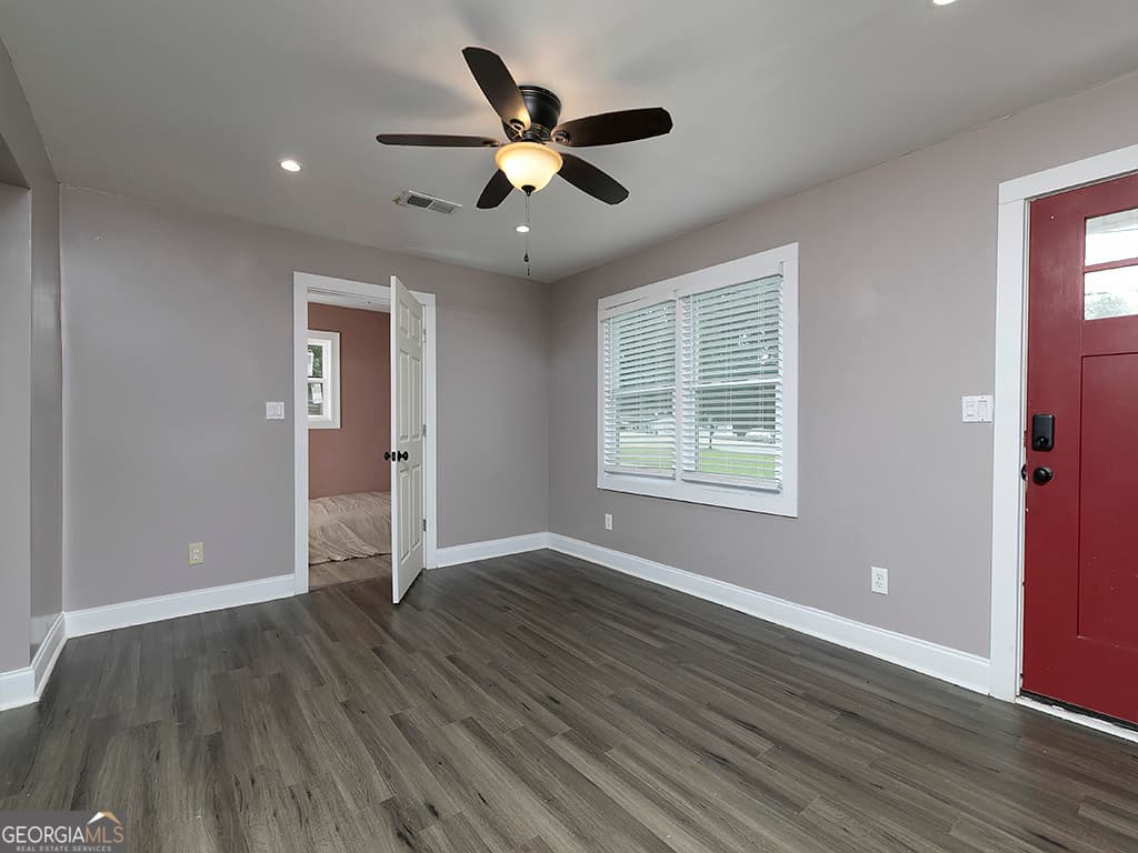 4 bedroom, 2 bathroom, 1,679 sq ft single family residence for sale at 234 E Memorial Drive, Dallas, GA 30132 — photo 6