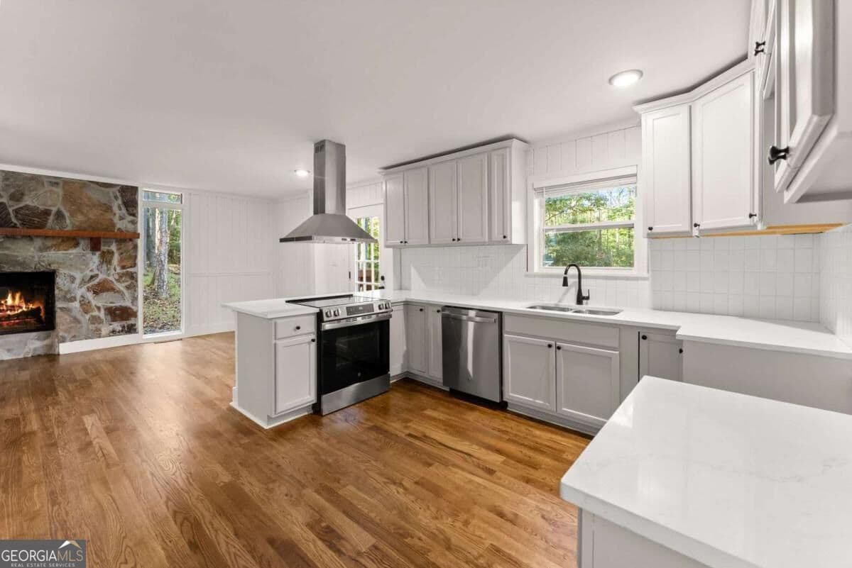 3 bedroom, 3 bathroom, 1,536 sq ft single family residence for sale at 522 Bible Baptist Road, Ellijay, GA 30536 — photo 3