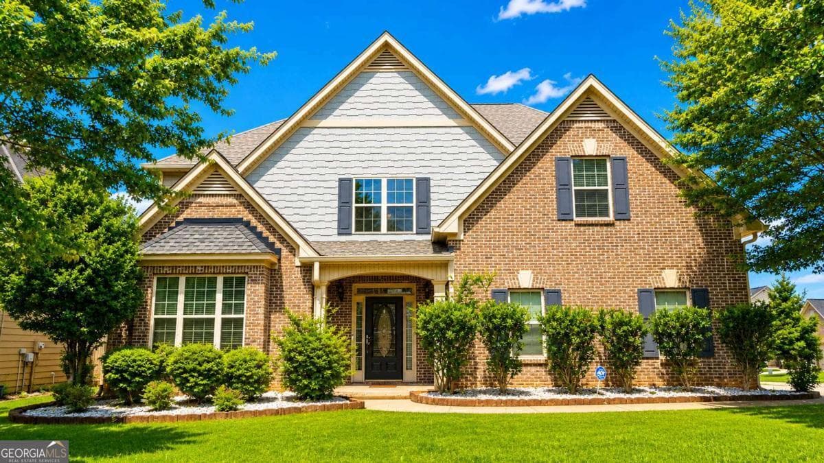 5 bedroom, 3.5 bathroom, 3,376 sq ft single family residence for rent at 1186 DIAMOND Crossing, Mcdonough, GA 30252 for $3,200 a month — photo 1 of 1