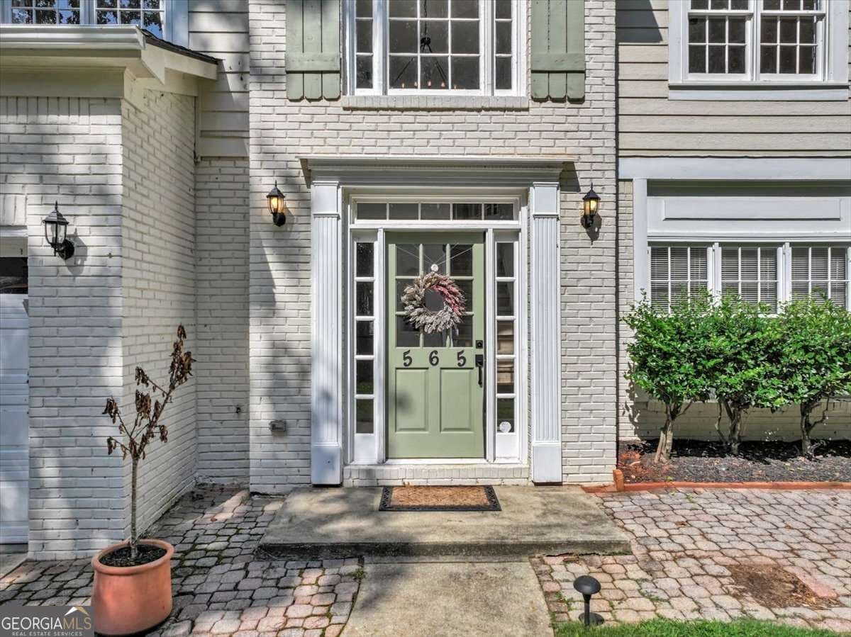 4 bedroom, 2.5 bathroom, 2,415 sq ft single family residence for sale at 565 Fortune Ridge Road, Stone Mountain, GA 30087 — photo 6