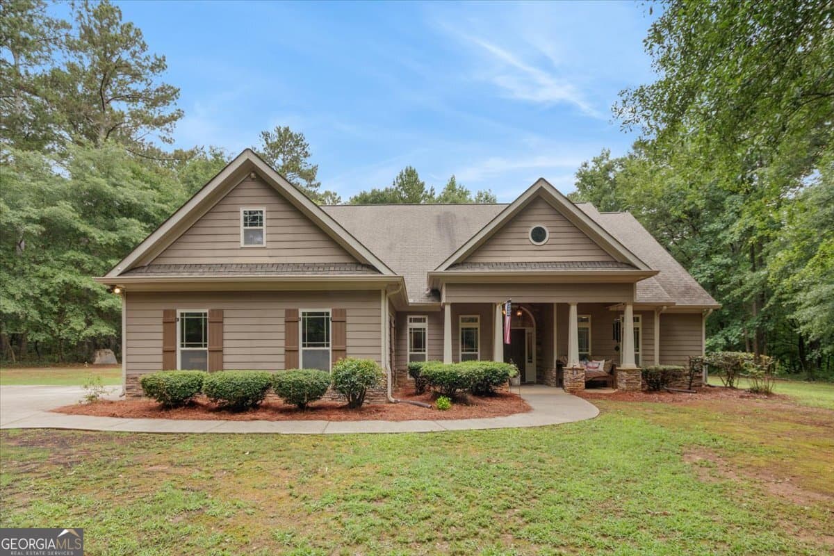 3 bedroom, 3 bathroom, 2,904 sq ft single family residence for sale at 2930 Athens Highway, Madison, GA 30650 — photo 1 of 42