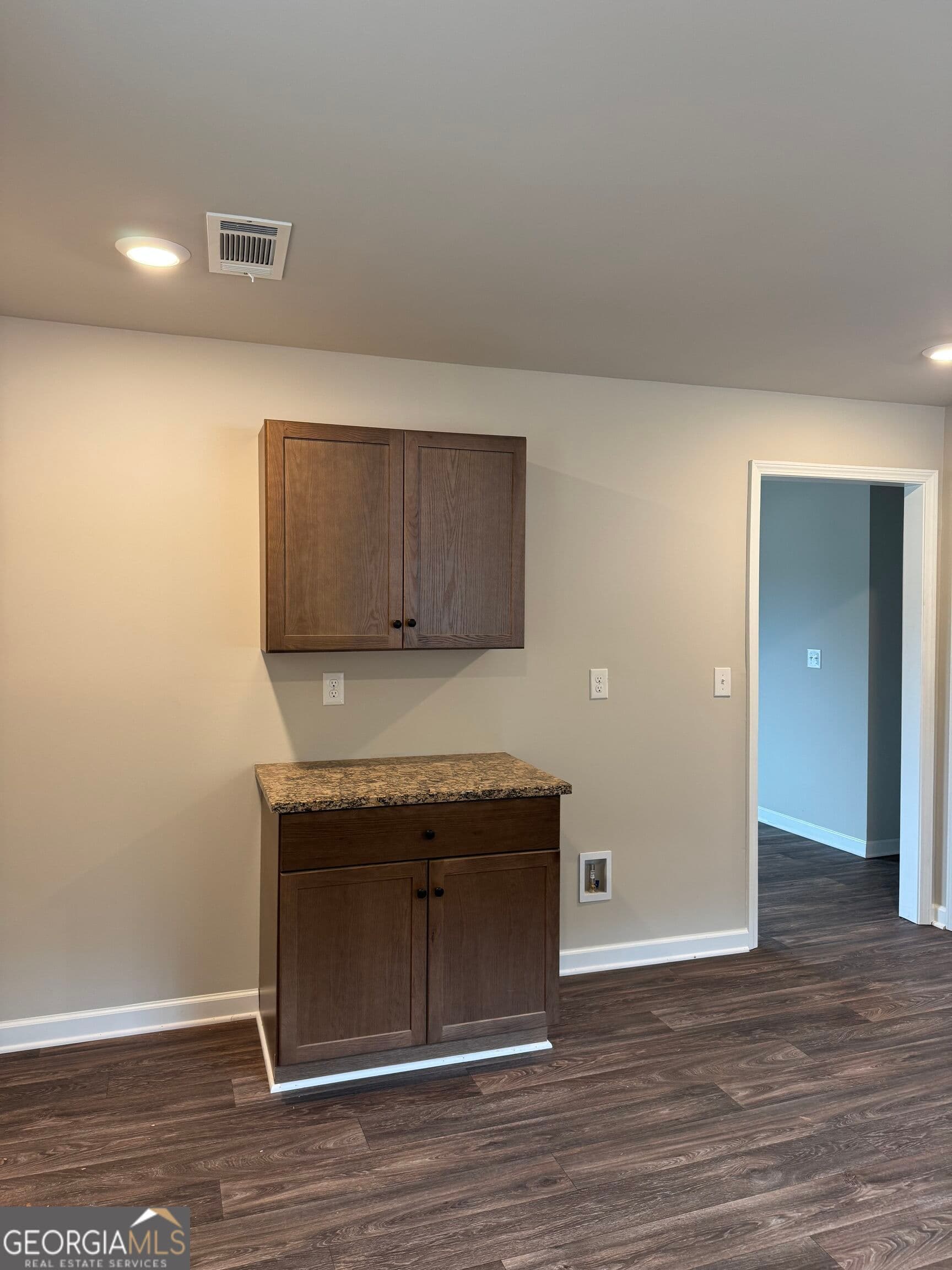 2 bedroom, 1 bathroom, 832 sq ft single family residence for sale at 1615 Highway 138, Monroe, GA 30655 — photo 5