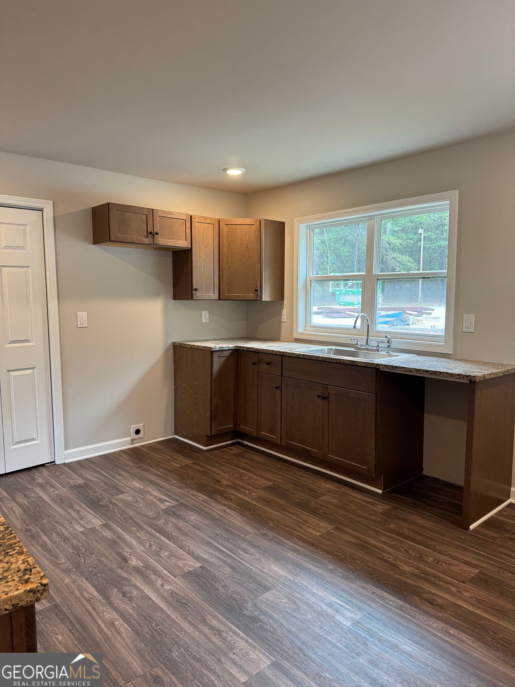 2 bedroom, 1 bathroom, 832 sq ft single family residence for sale at 1615 Highway 138, Monroe, GA 30655 — photo 4