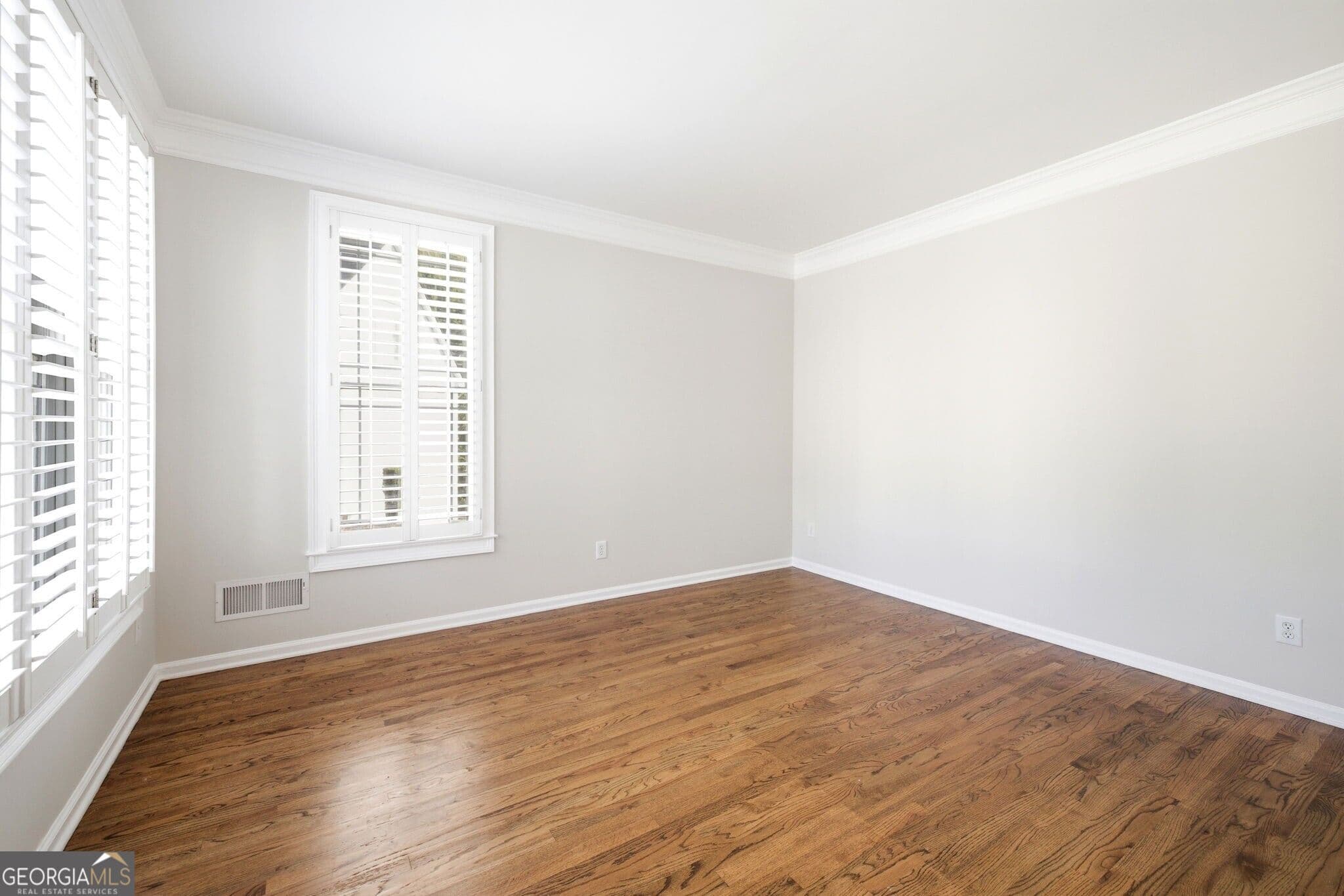 5 bedroom, 4.5 bathroom, 4,985 sq ft single family residence for sale at 7327 Rocking Chair Lane, Hoschton, GA 30548 — photo 7