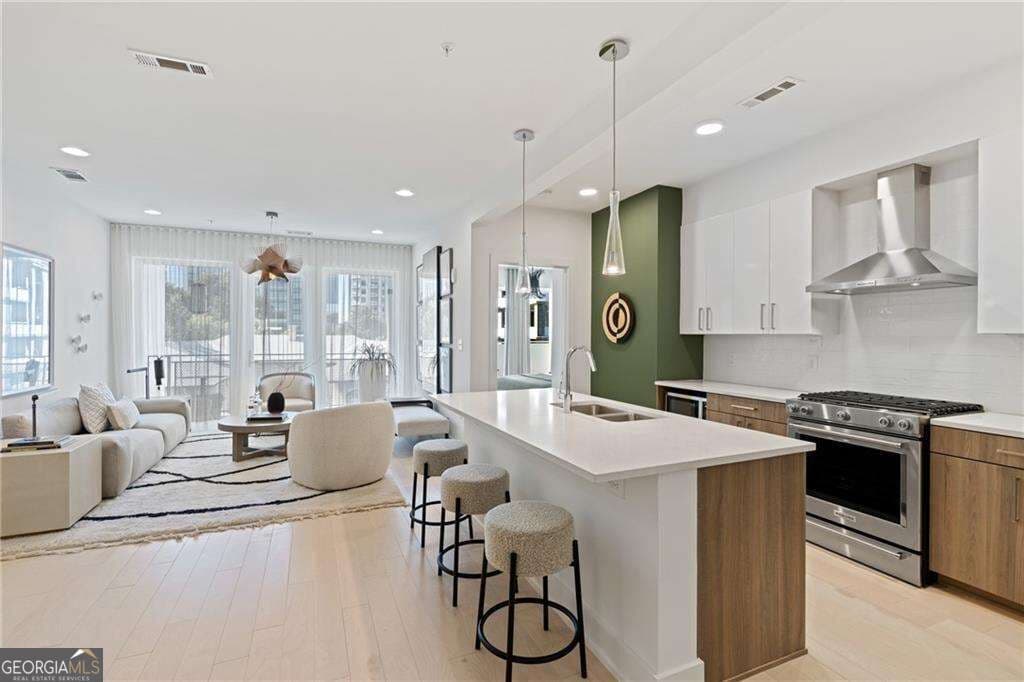 1 bedroom, 1 bathroom, 1,020 sq ft condominium for sale at 775 Juniper Street 315, Atlanta, GA 30308 — photo 3