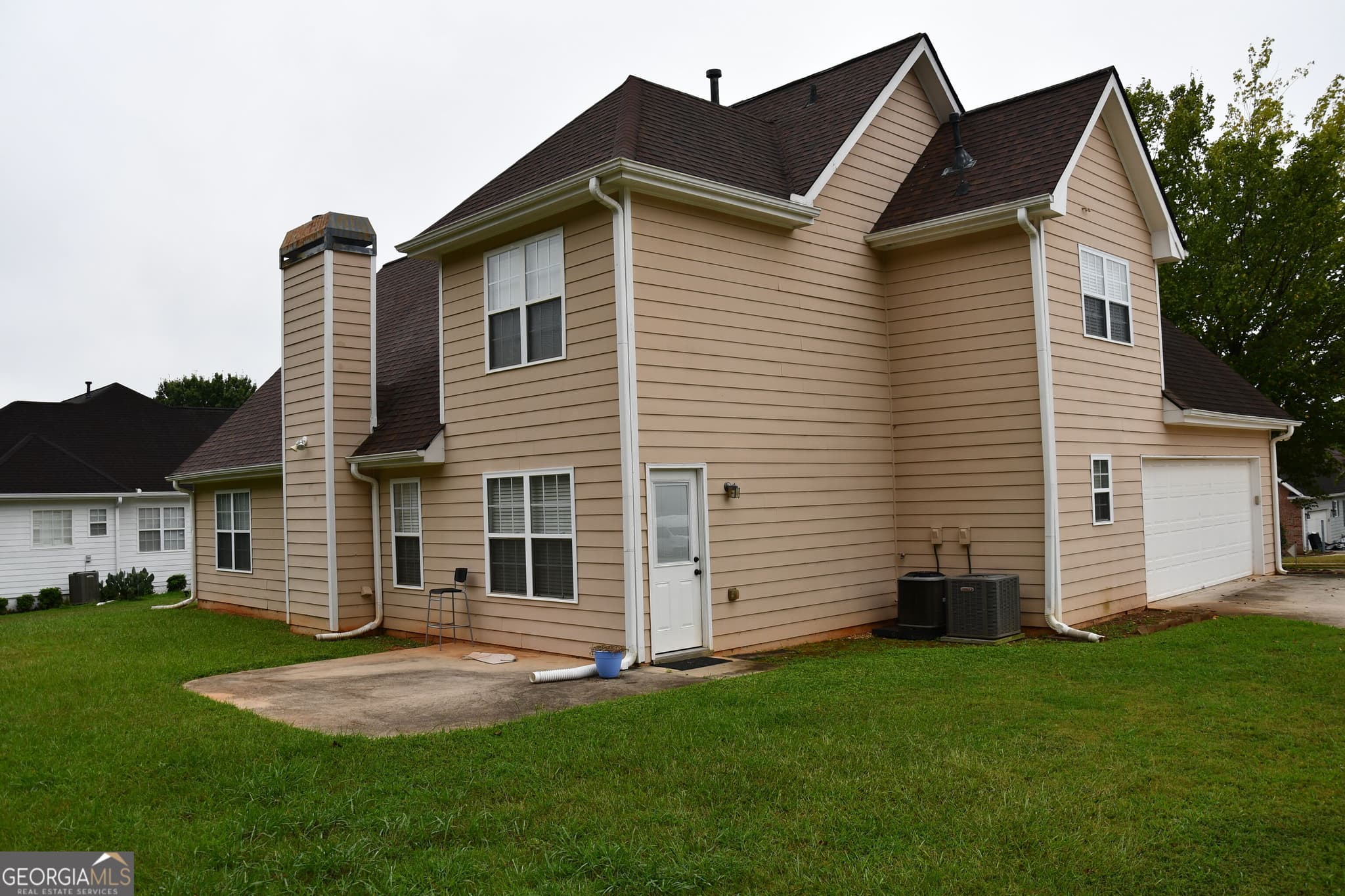 3 bedroom, 2.5 bathroom, 2,404 sq ft single family residence for rent at 4235 Old Wood Drive, Conyers, GA 30094 for $2,300 a month — photo 3