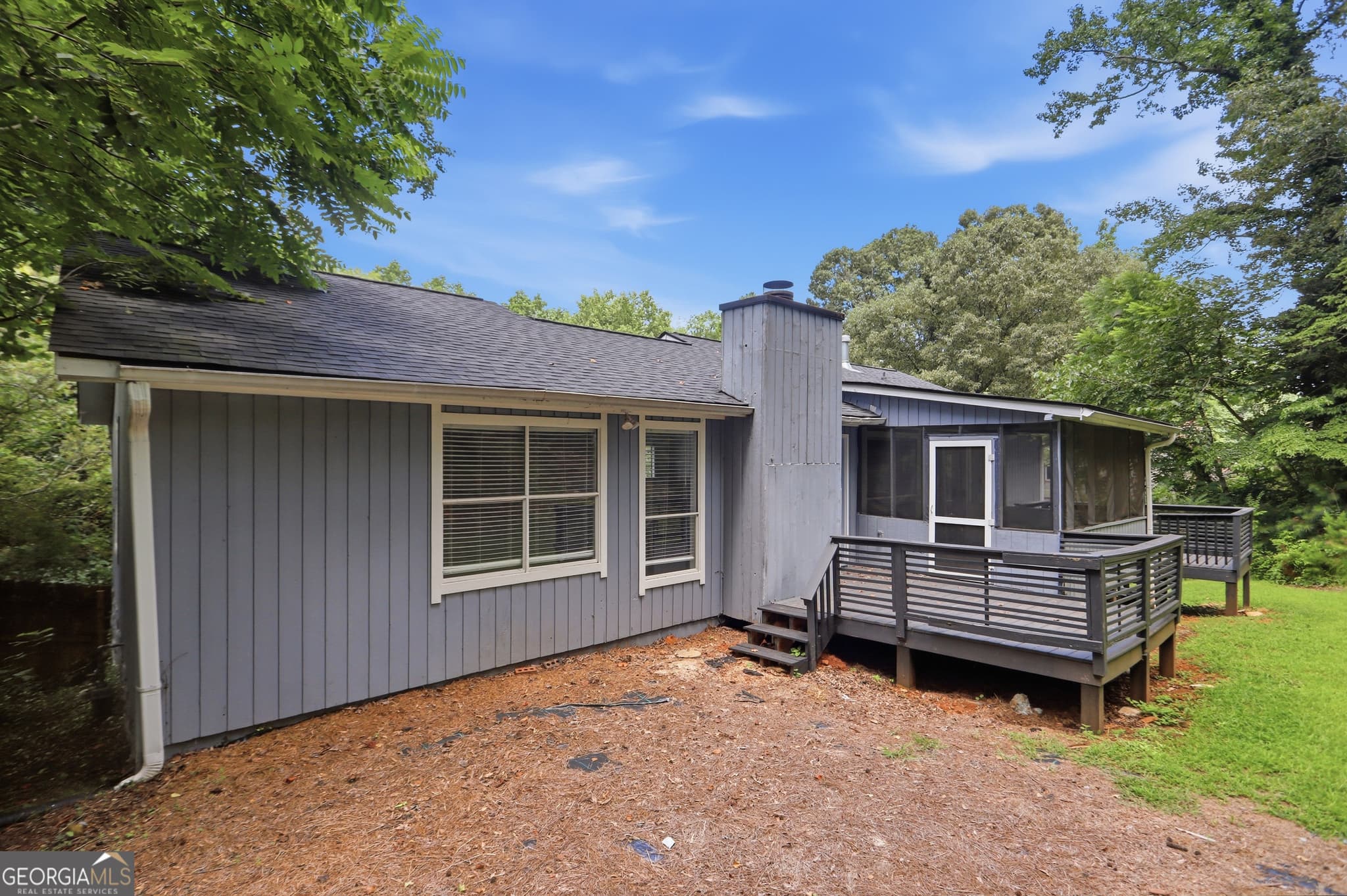 3 bedroom, 2 bathroom, 1,556 sq ft single family residence for sale at 124 Creekview Drive, Woodstock, GA 30188 — photo 5