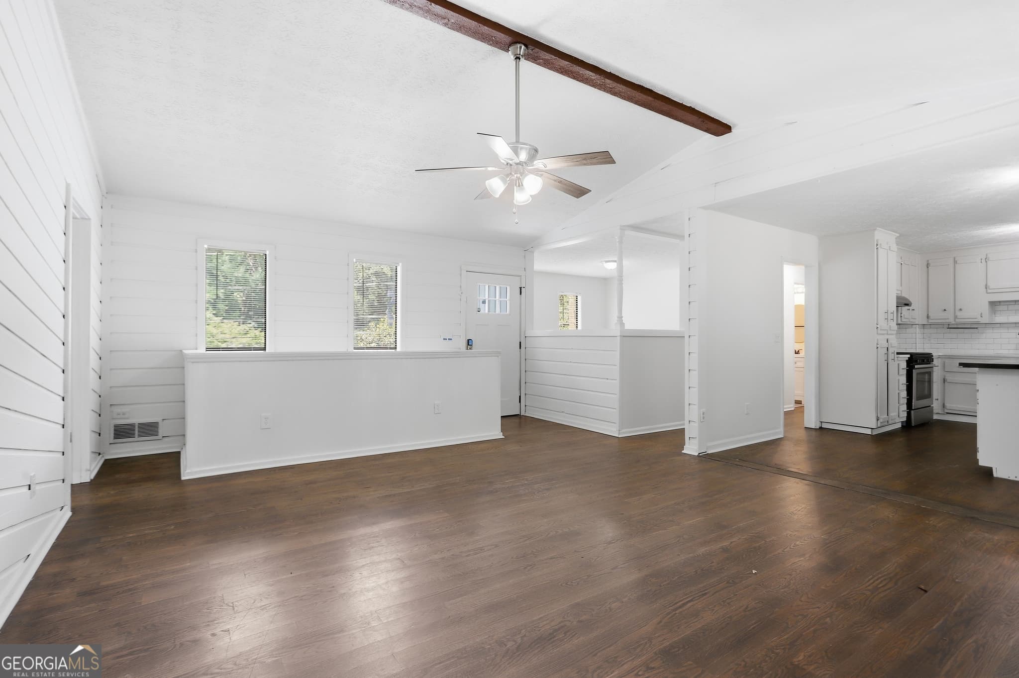 3 bedroom, 2 bathroom, 1,556 sq ft single family residence for sale at 124 Creekview Drive, Woodstock, GA 30188 — photo 9