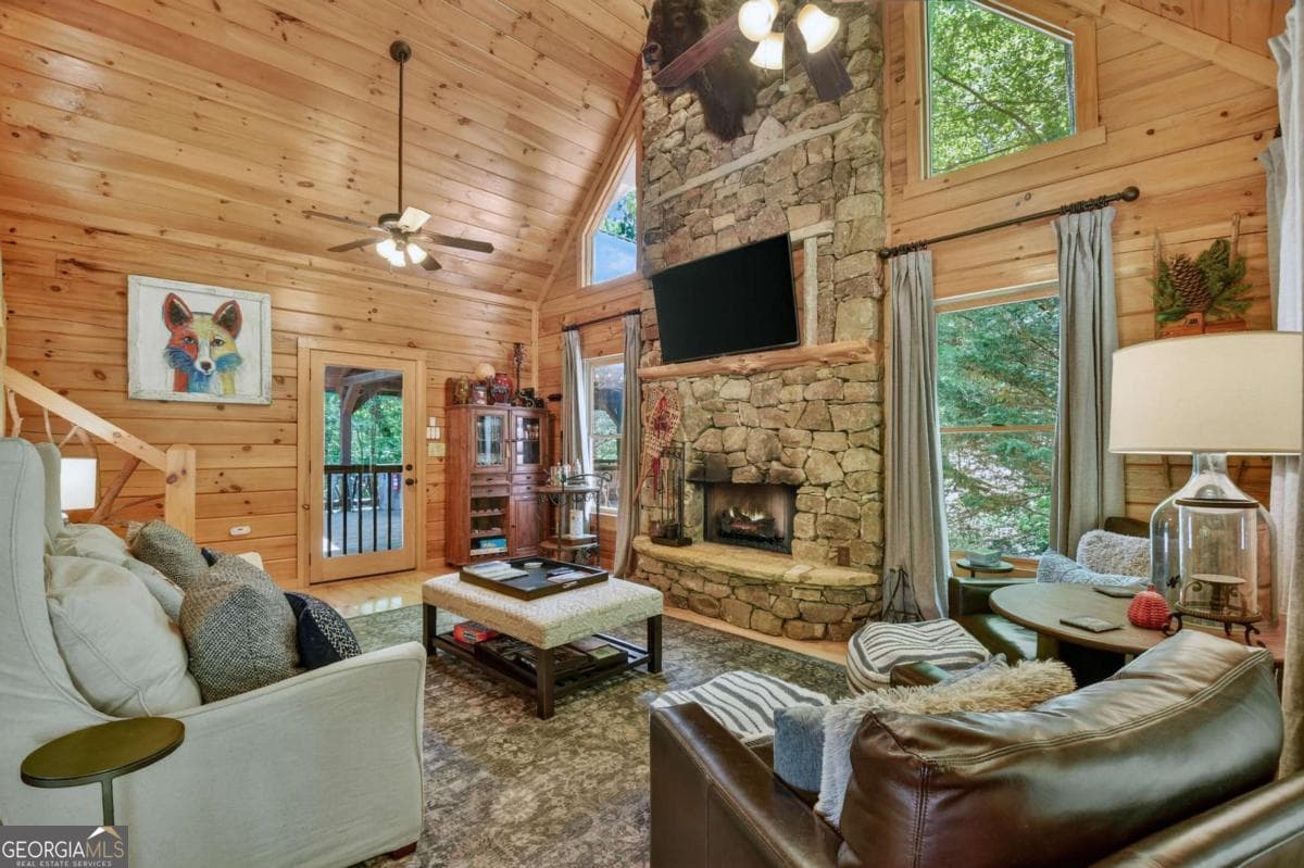 3 bedroom, 3 bathroom, 2,080 sq ft cabin,single family residence for sale at 101 Overlook Road, Blue Ridge, GA 30513 — photo 6