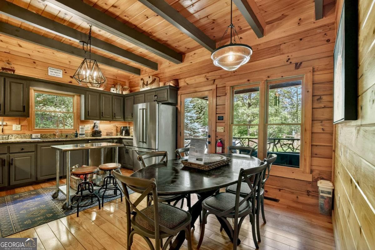 3 bedroom, 3 bathroom, 2,080 sq ft cabin,single family residence for sale at 101 Overlook Road, Blue Ridge, GA 30513 — photo 10