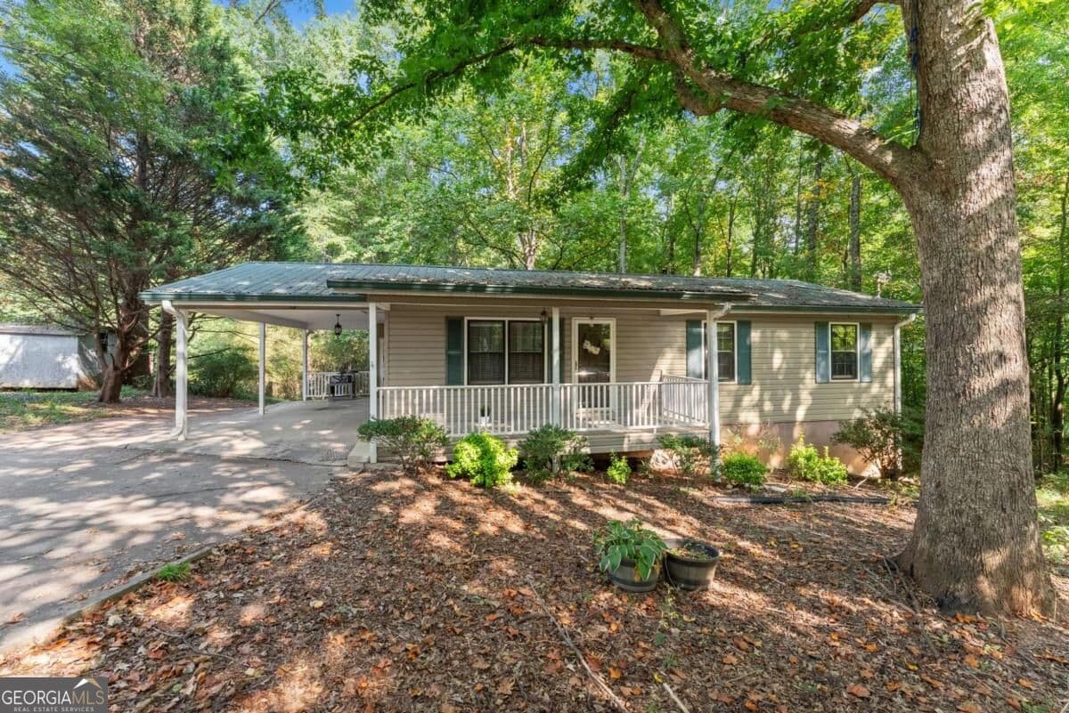 4 bedroom, 2 bathroom, 1,407 sq ft single family residence for sale at 3489 Bell Road, Gainesville, GA 30507