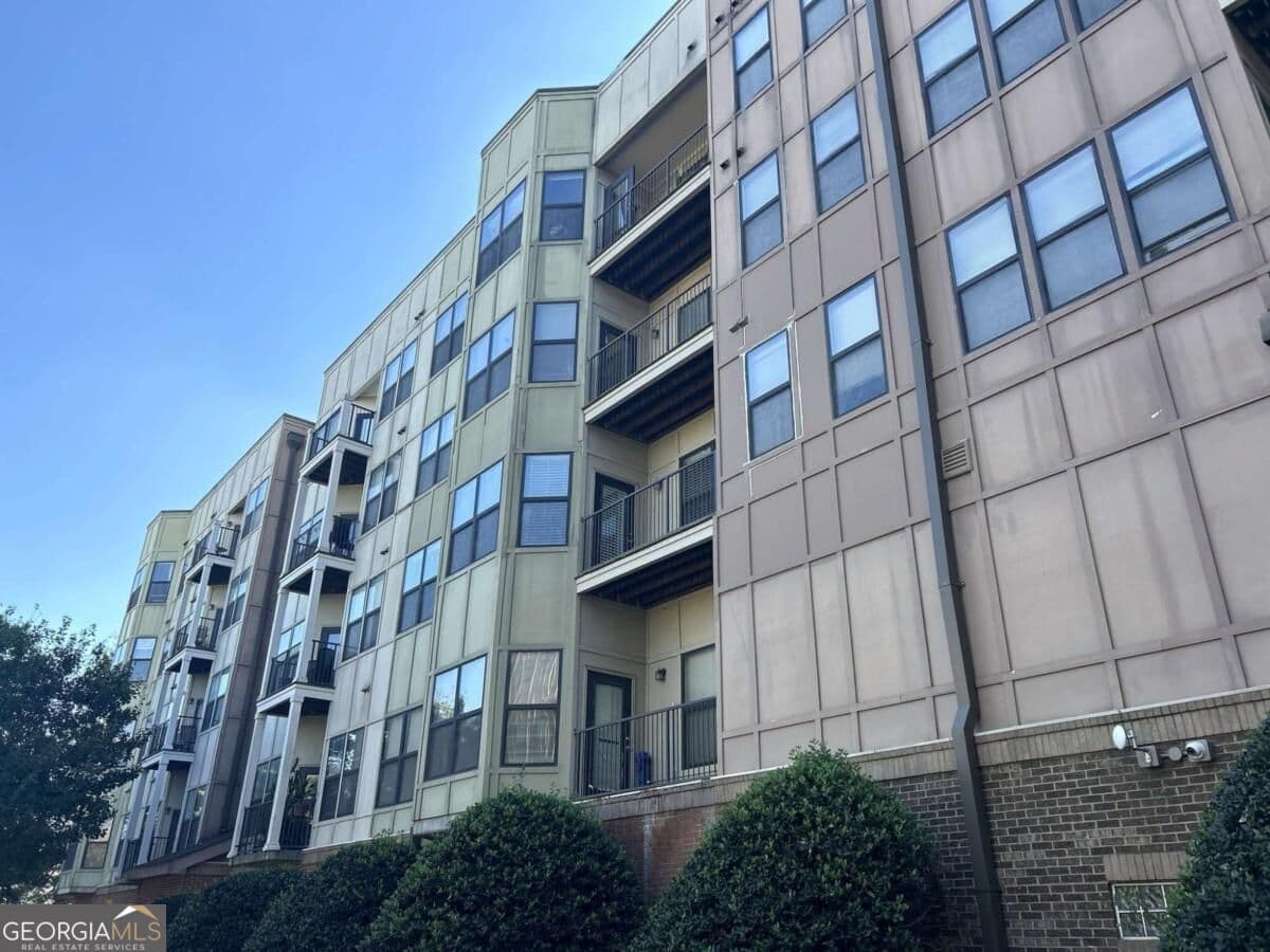 2 bedroom, 2 bathroom condominium for sale at 898 Oak Street 1222, Atlanta, GA 30310 — photo 3