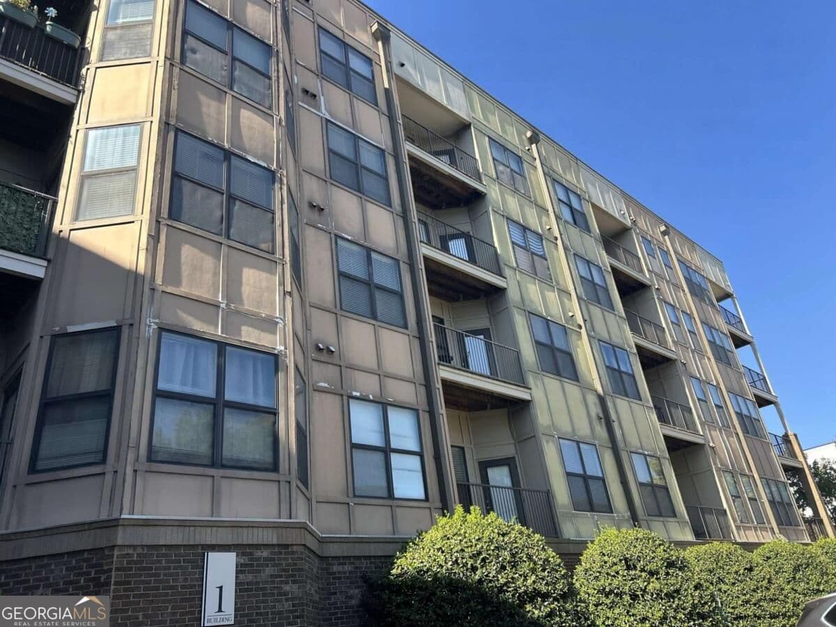 2 bedroom, 2 bathroom condominium for sale at 898 Oak Street 1222, Atlanta, GA 30310 — photo 4