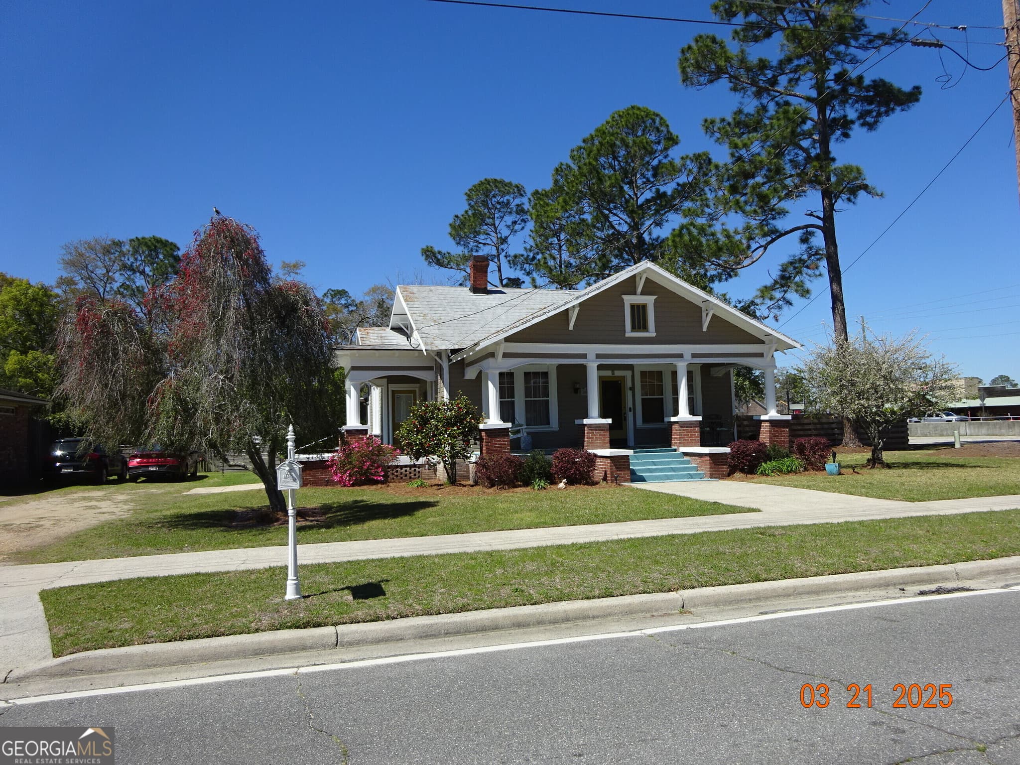 4 bedroom, 2.5 bathroom, 2,162 sq ft single family residence for sale at 3 S Spring Street, Claxton, GA 30417
