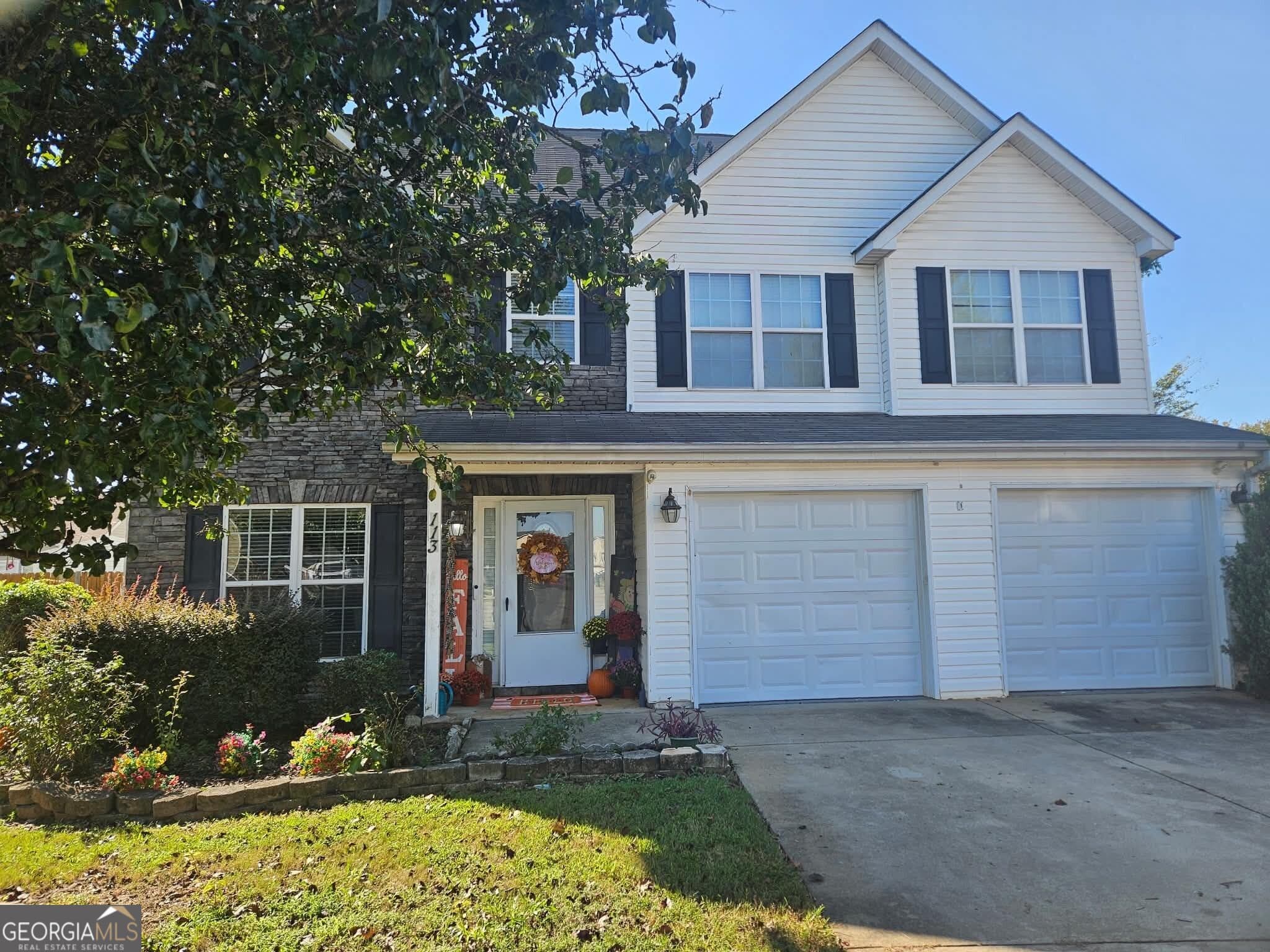 4 bedroom, 2.5 bathroom, 2,199 sq ft single family residence for sale at 113 Derringer Court, Byron, GA 31008 — photo 2