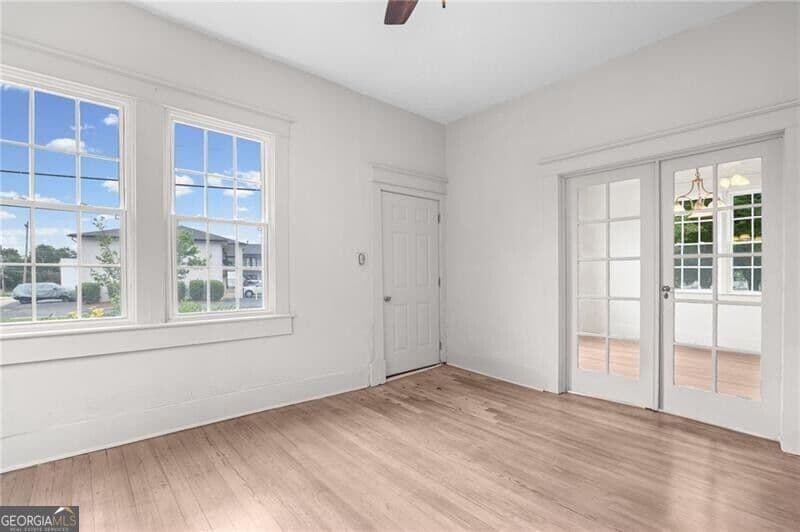 4 bedroom, 2 bathroom, 2,400 sq ft single family residence for sale at 3097 East Point Street, East Point, GA 30344 — photo 5