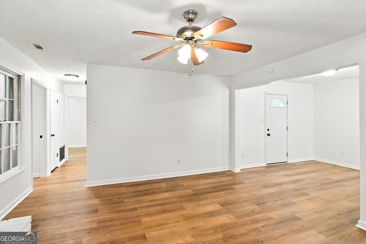 3 bedroom, 2 bathroom, 1,178 sq ft single family residence for sale at 7260 Fernwood Drive, Riverdale, GA 30296 — photo 6