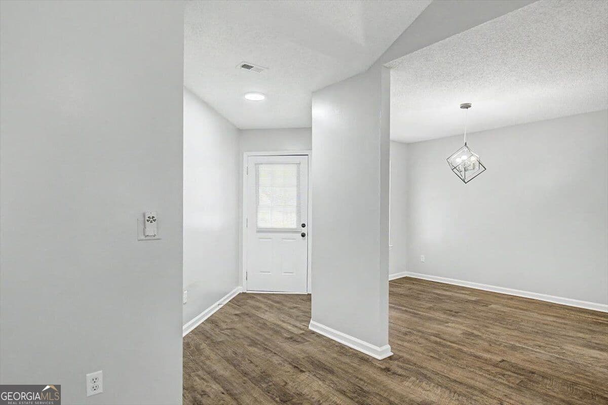 3 bedroom, 2 bathroom, 1,292 sq ft single family residence for sale at 916 Wrenwood Lane, Hinesville, GA 31313 — photo 6