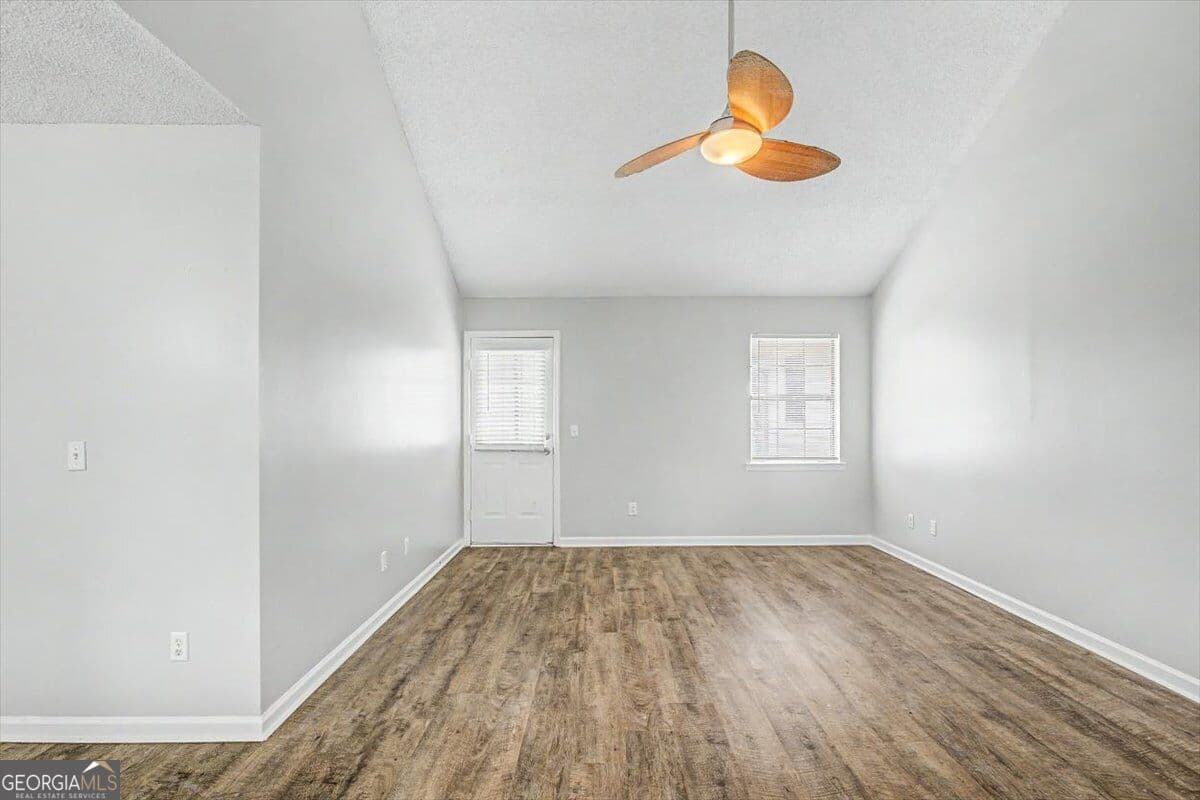 3 bedroom, 2 bathroom, 1,292 sq ft single family residence for sale at 916 Wrenwood Lane, Hinesville, GA 31313 — photo 9