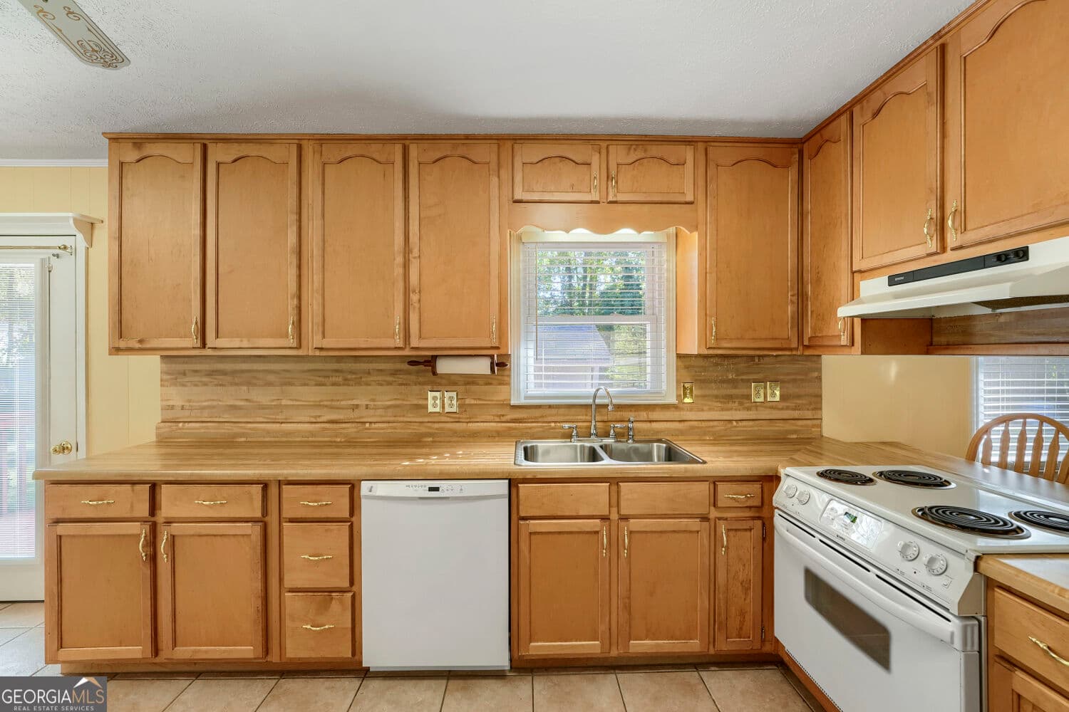 4 bedroom, 2 bathroom, 1,573 sq ft single family residence for sale at 3840 Yates Drive, Lithia Springs, GA 30122 — photo 7