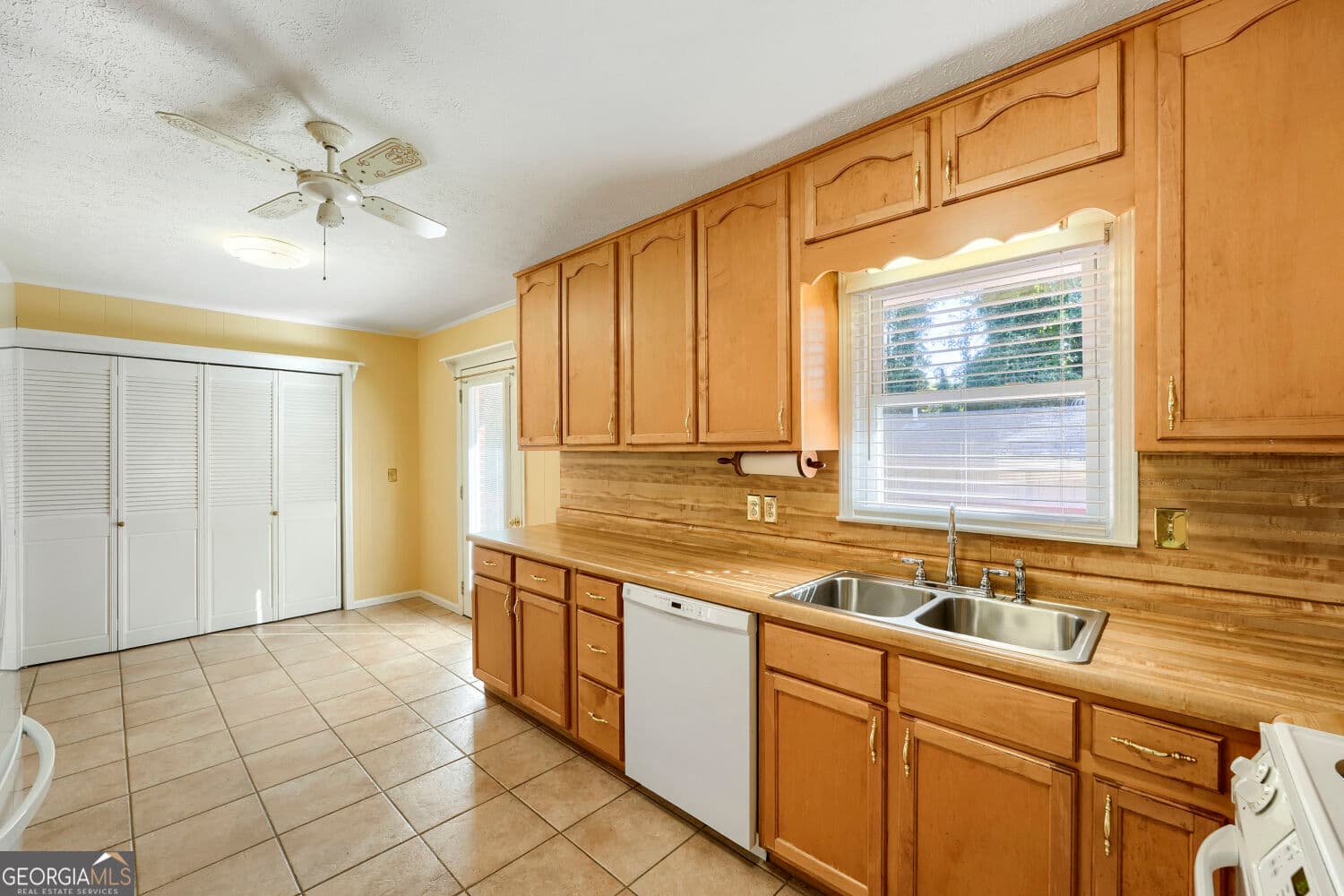 4 bedroom, 2 bathroom, 1,573 sq ft single family residence for sale at 3840 Yates Drive, Lithia Springs, GA 30122 — photo 10