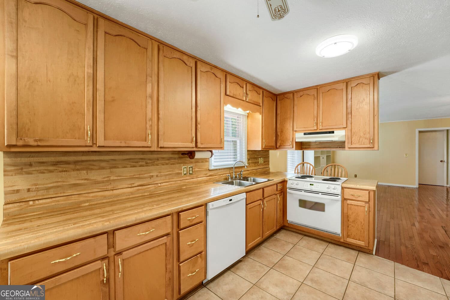 4 bedroom, 2 bathroom, 1,573 sq ft single family residence for sale at 3840 Yates Drive, Lithia Springs, GA 30122 — photo 8