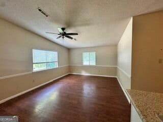 2 bedroom, 1.5 bathroom, 911 sq ft condominium for sale at 54 Condo Circle, Ringgold, GA 30736 — photo 3