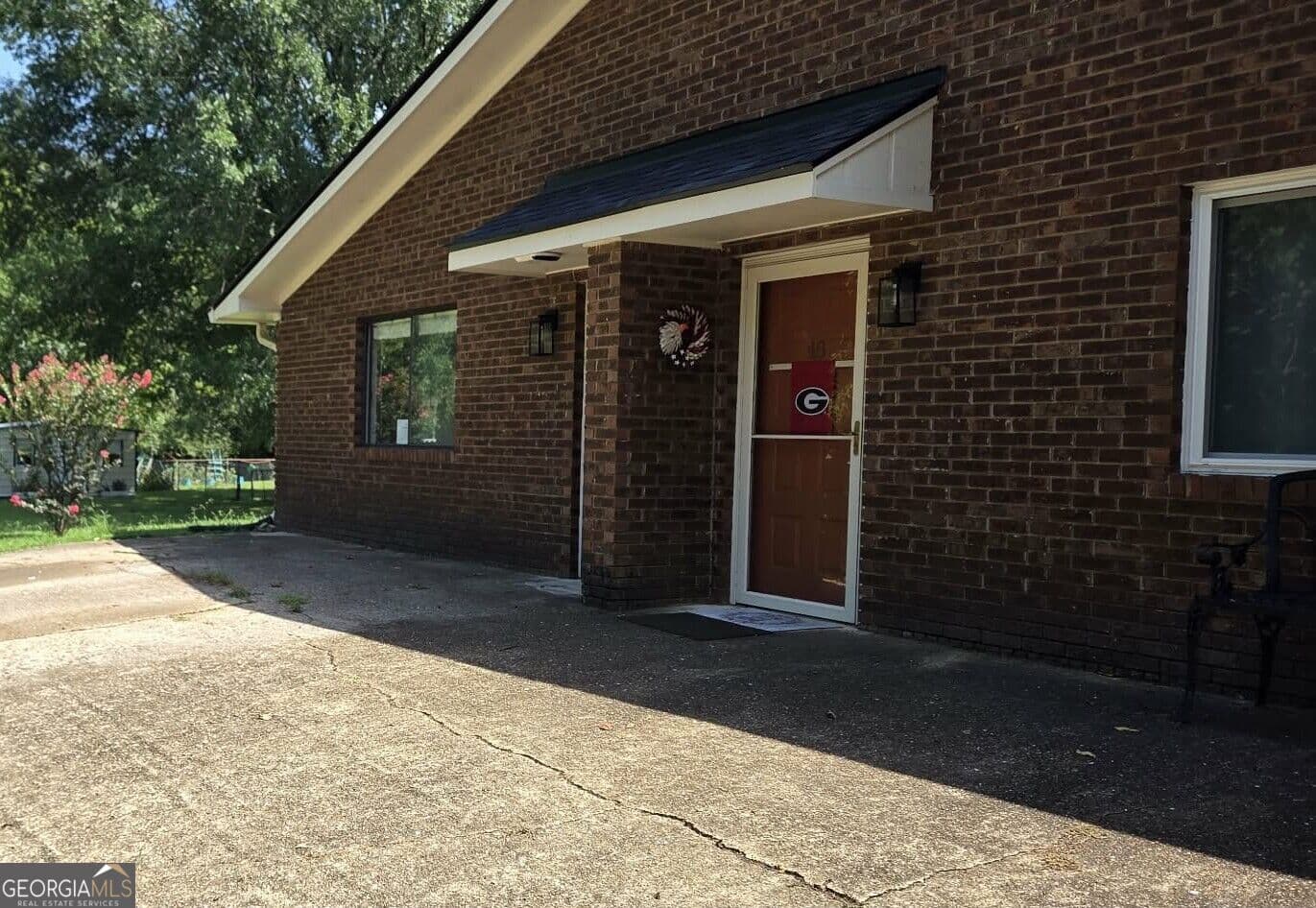 2 bedroom, 1.5 bathroom, 911 sq ft condominium for sale at 54 Condo Circle, Ringgold, GA 30736 — photo 1 of 13