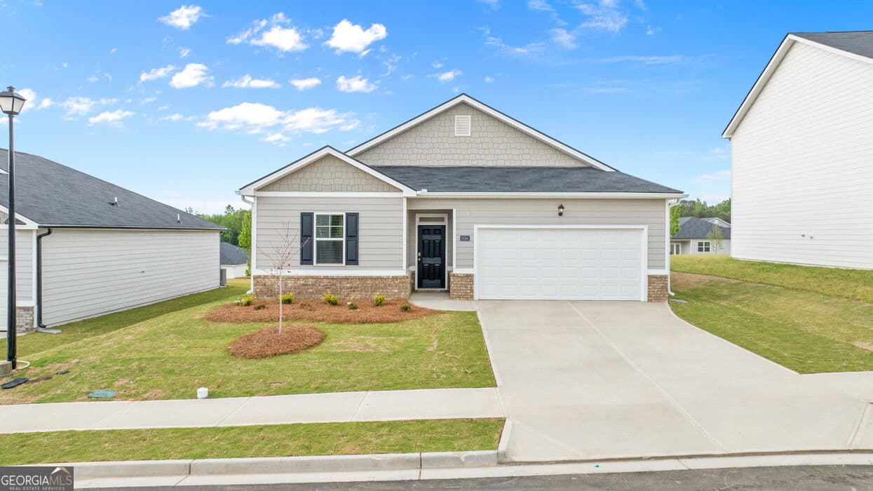 3 bedroom, 2 bathroom, 1,475 sq ft single family residence for sale at 1123 Adirondac Way, Bonaire, GA 31005 — photo 1 of 1