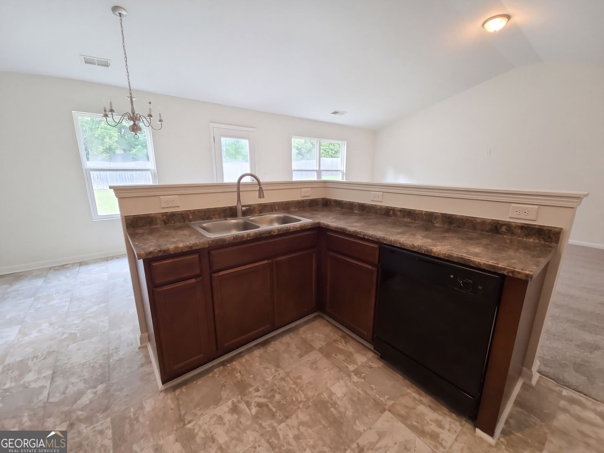3 bedroom, 2 bathroom, 1,876 sq ft single family residence for sale at 1007 Haley Street, Macon, GA 31217 — photo 6