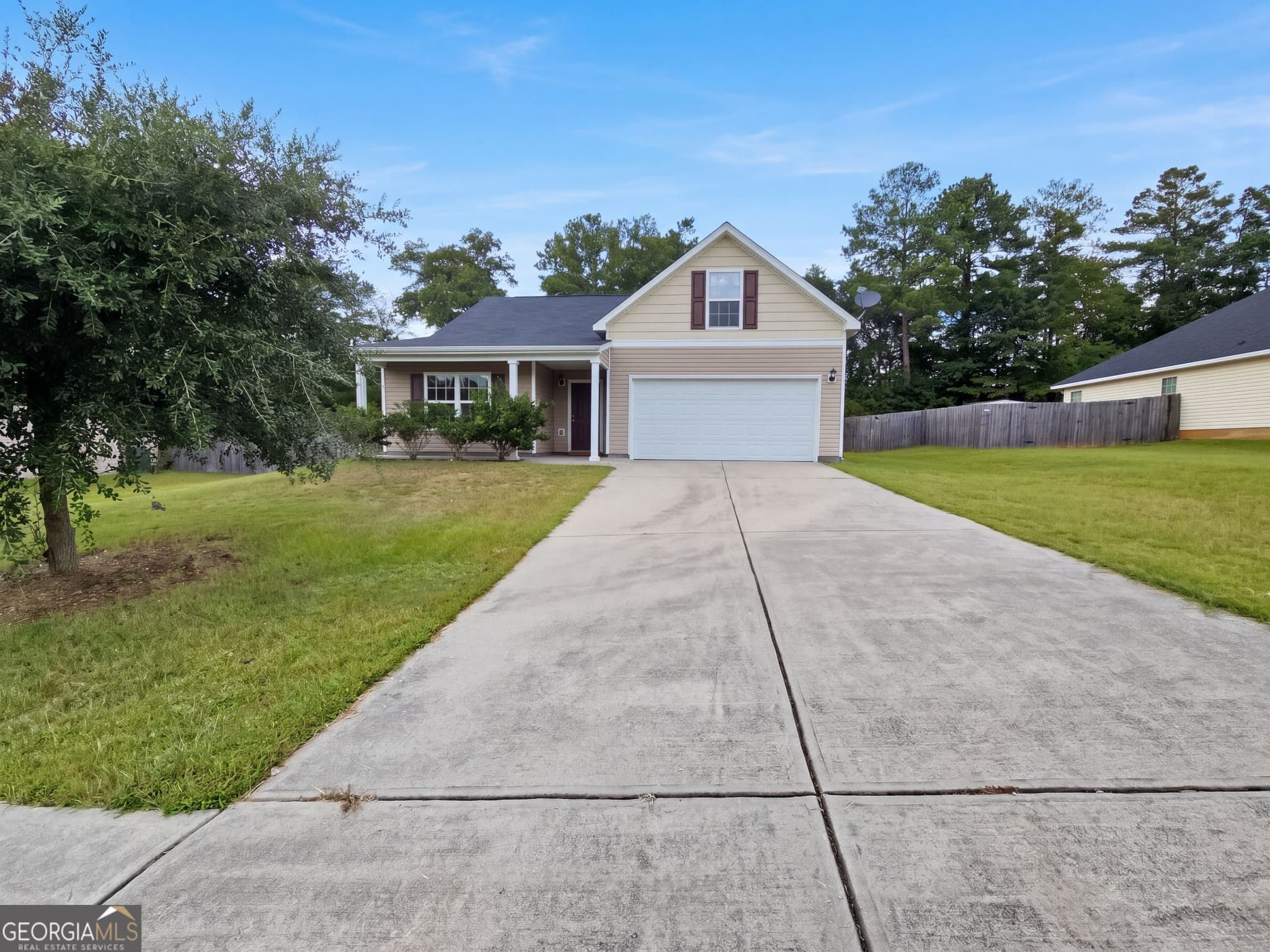 3 bedroom, 2 bathroom, 1,876 sq ft single family residence for sale at 1007 Haley Street, Macon, GA 31217 — photo 1 of 16