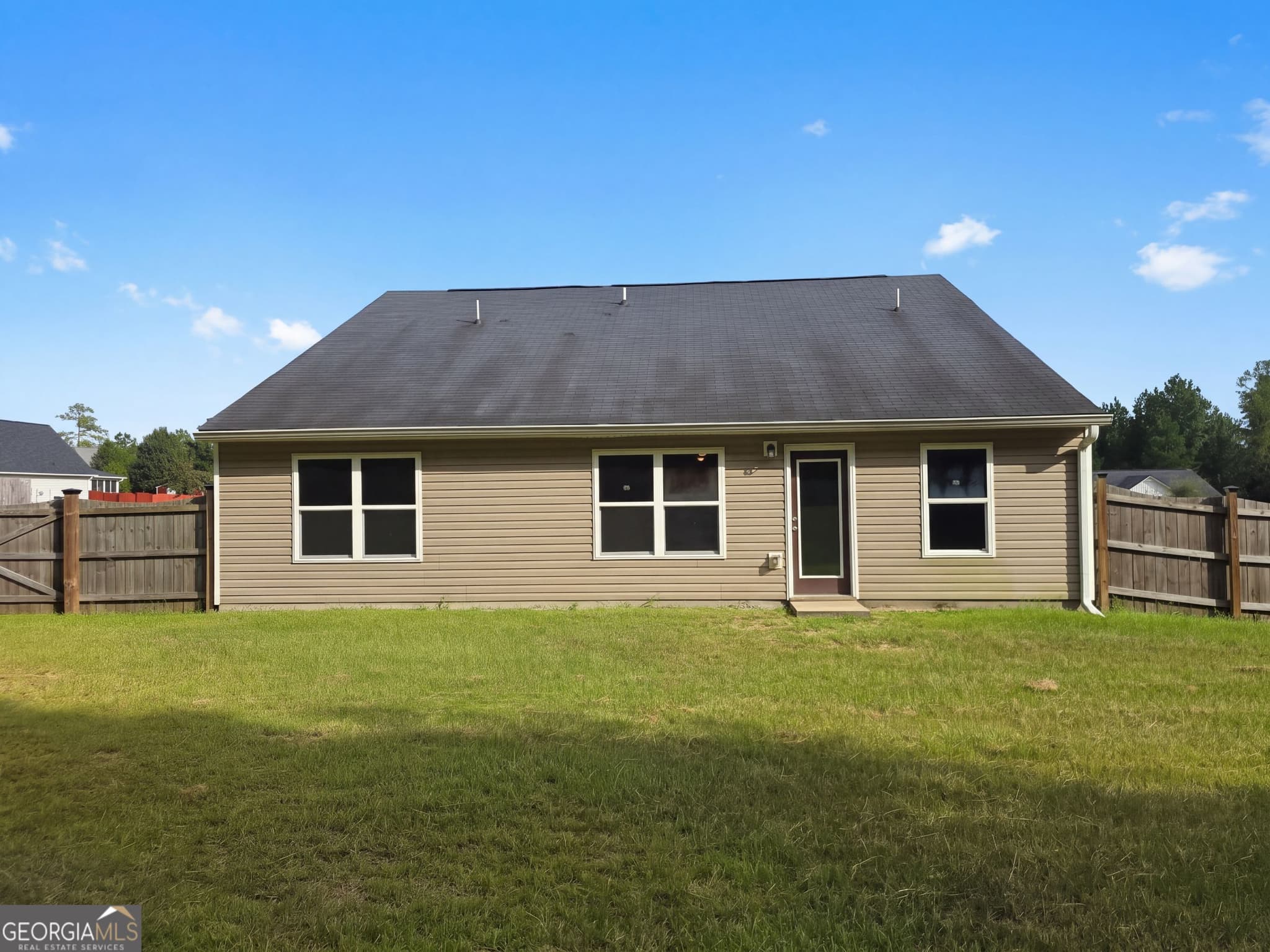 3 bedroom, 2 bathroom, 1,876 sq ft single family residence for sale at 1007 Haley Street, Macon, GA 31217 — photo 5