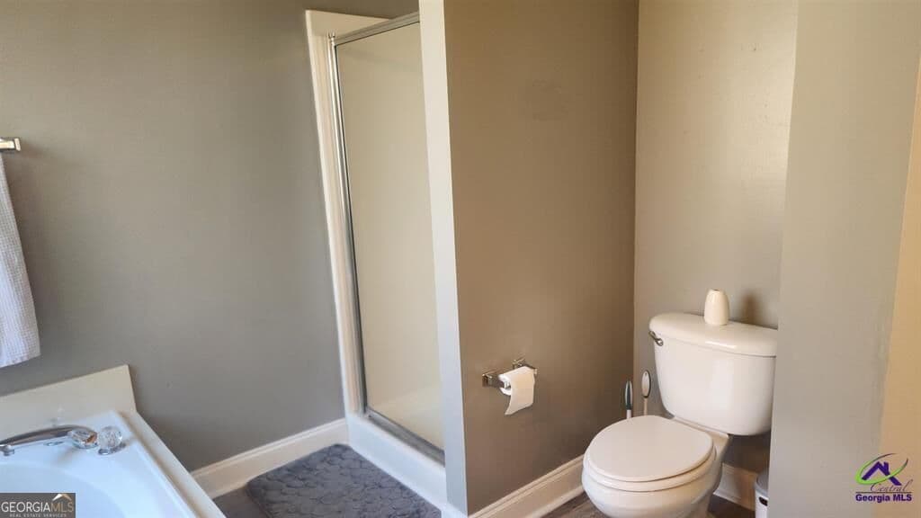 3 bedroom, 2 bathroom, 1,744 sq ft single family residence for sale at 220 Carrington Lane, Centerville, GA 31028 — photo 9