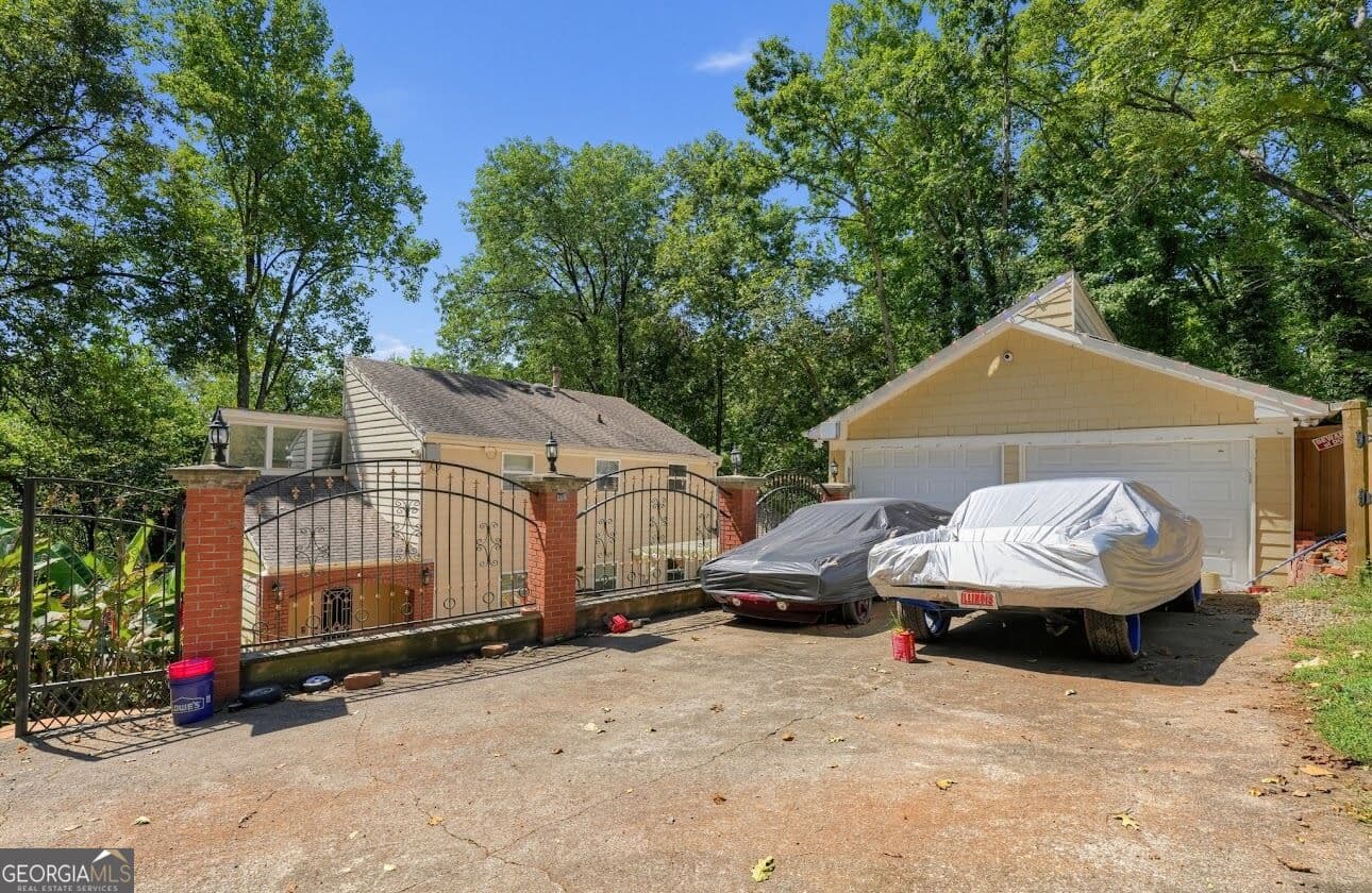 4 bedroom, 3.5 bathroom single family residence for sale at 355 Nottingham Drive, Marietta, GA 30066 — photo 4