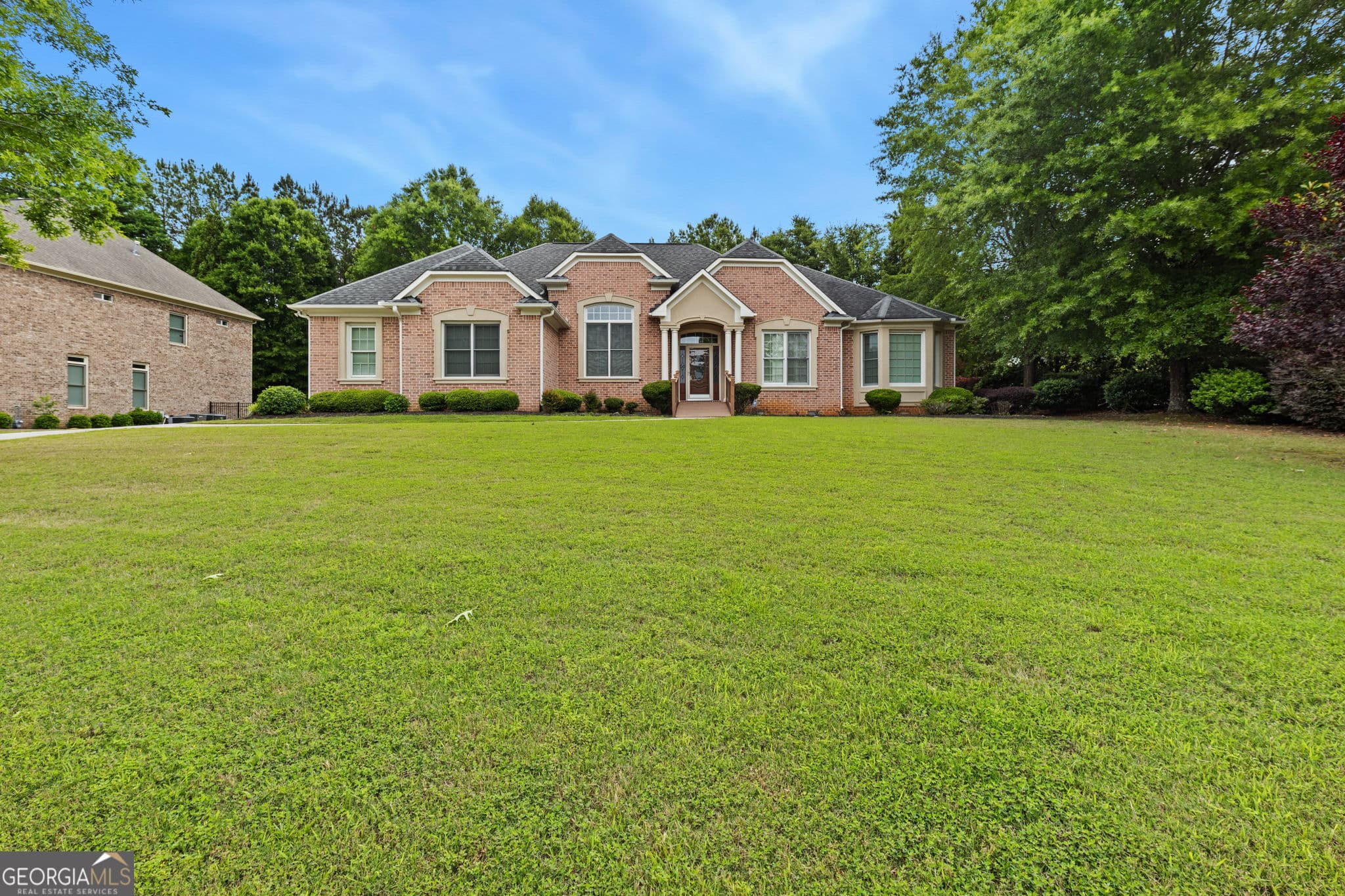 4 bedroom, 2.5 bathroom, 2,640 sq ft single family residence for sale at 1032 Willowood Lane, Atlanta, GA 30331 — photo 2