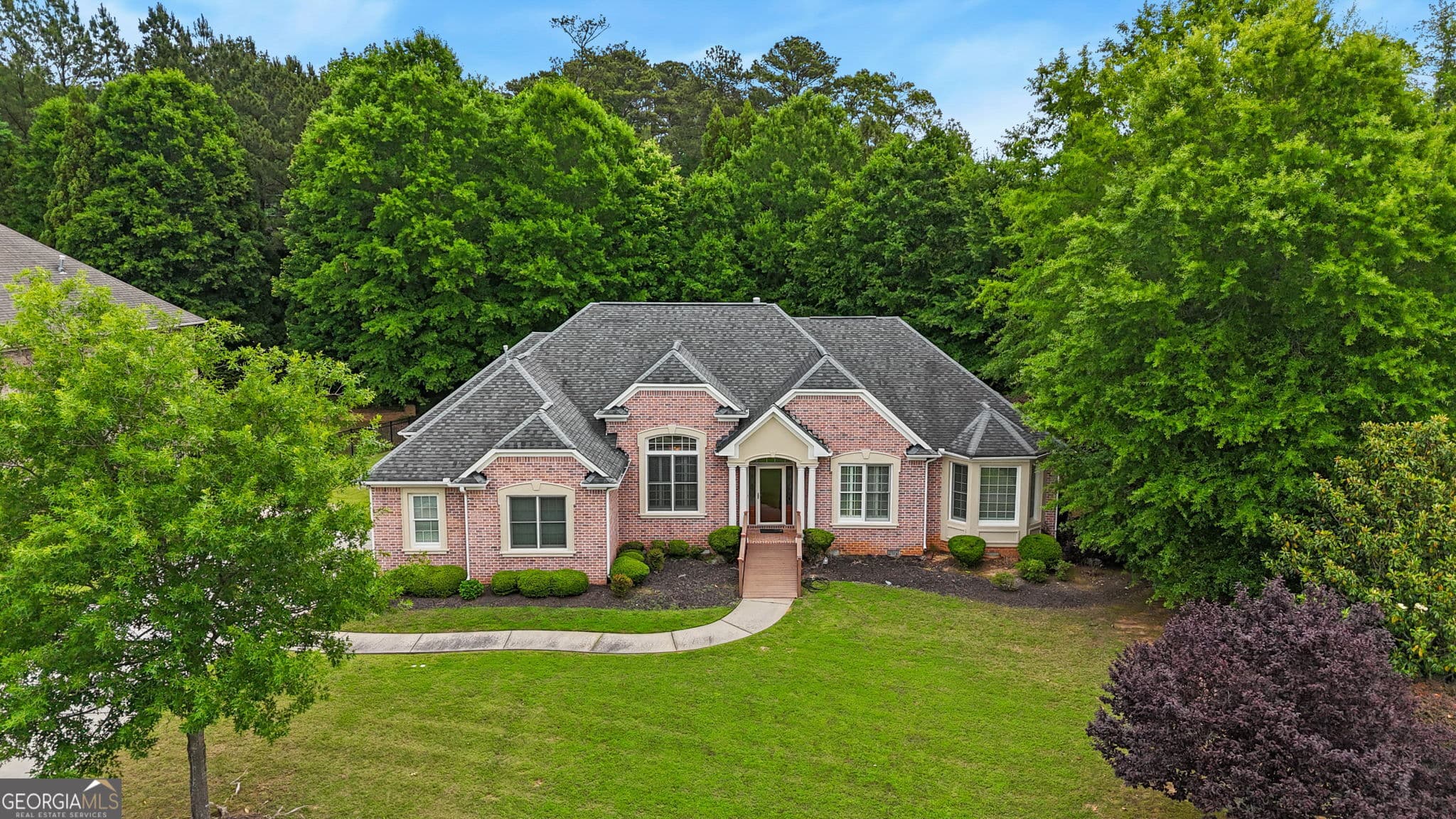 4 bedroom, 2.5 bathroom, 2,640 sq ft single family residence for sale at 1032 Willowood Lane, Atlanta, GA 30331 — photo 1 of 45