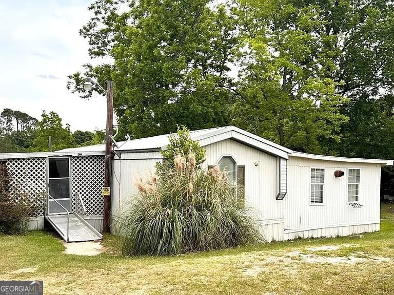 2 bedroom, 2 bathroom, 2,112 sq ft manufactured home,mobile home sold at 1004 Gordon Avenue, Mcrae-Helena, GA 31037