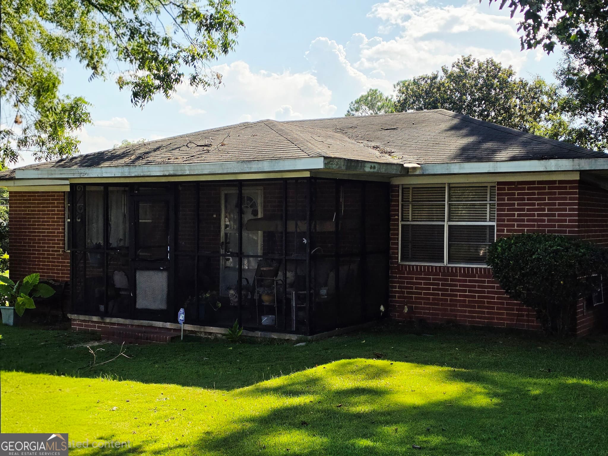 3 bedroom, 1.5 bathroom, 1,008 sq ft single family residence for sale at 3895 Flamingo Drive, Macon, GA 31206