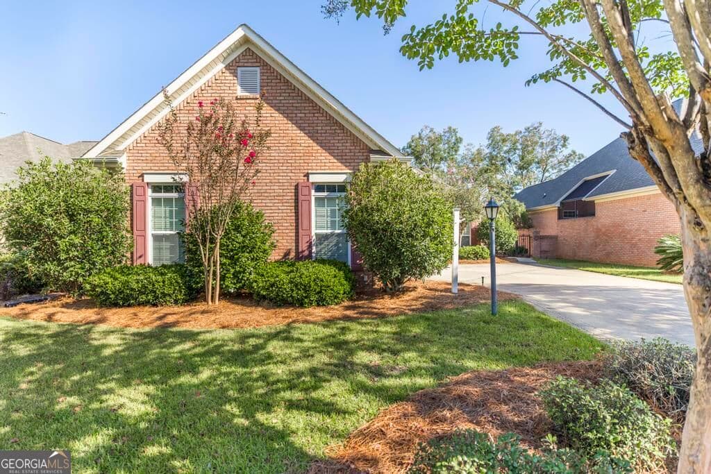 4 bedroom, 2 bathroom, 2,329 sq ft single family residence for sale at 105 MacIntosh Lane, Centerville, GA 31028 — photo 2