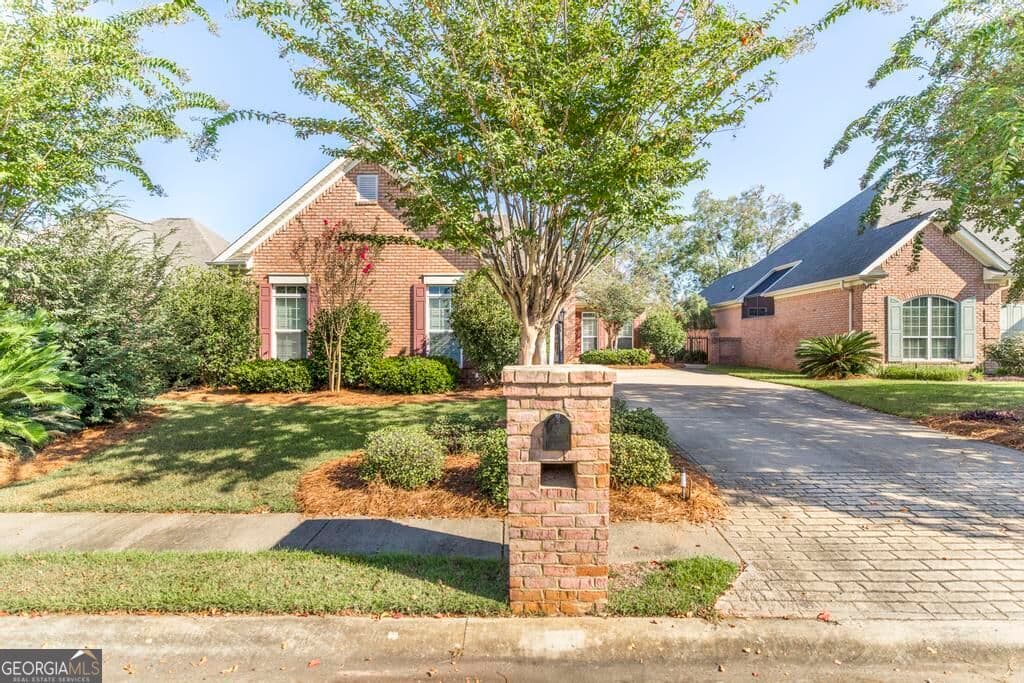 4 bedroom, 2 bathroom, 2,329 sq ft single family residence for sale at 105 MacIntosh Lane, Centerville, GA 31028