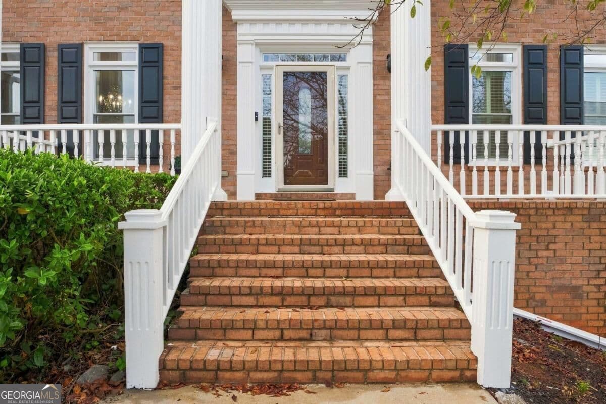 5 bedroom, 4.5 bathroom, 4,097 sq ft single family residence for sale at 4339 Donerail Drive, Snellville, GA 30039 — photo 3