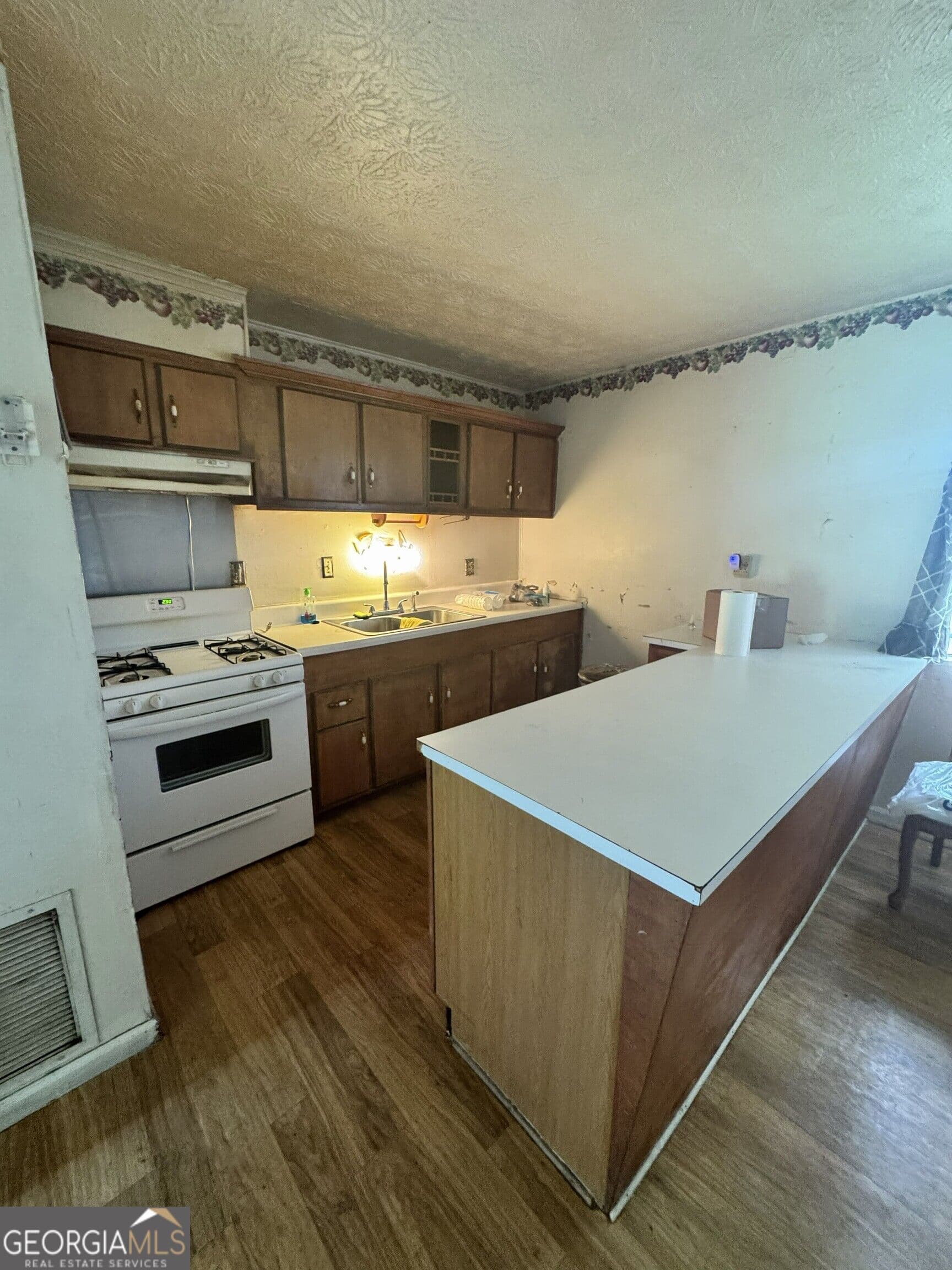 3 bedroom, 1.5 bathroom, 1,300 sq ft single family residence for sale at 635 Majestic Lane, Montezuma, GA 31063 — photo 8