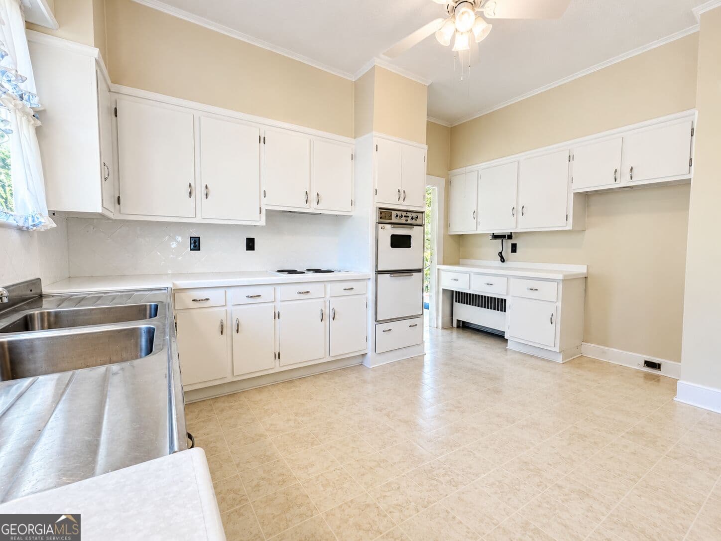 3 bedroom, 2.5 bathroom, 3,135 sq ft single family residence for sale at 1405 Vernon Street, Lagrange, GA 30240 — photo 4