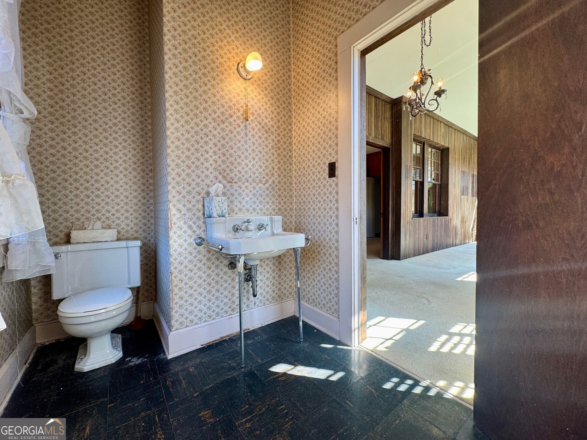 3 bedroom, 2.5 bathroom, 3,135 sq ft single family residence for sale at 1405 Vernon Street, Lagrange, GA 30240 — photo 8