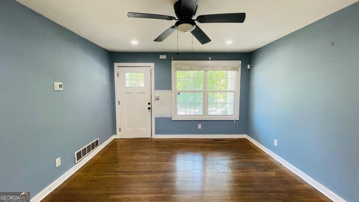 4 bedroom, 3 bathroom, 1,800 sq ft single family residence for sale at 656 Cedar Avenue, Atlanta, GA 30318 — photo 4
