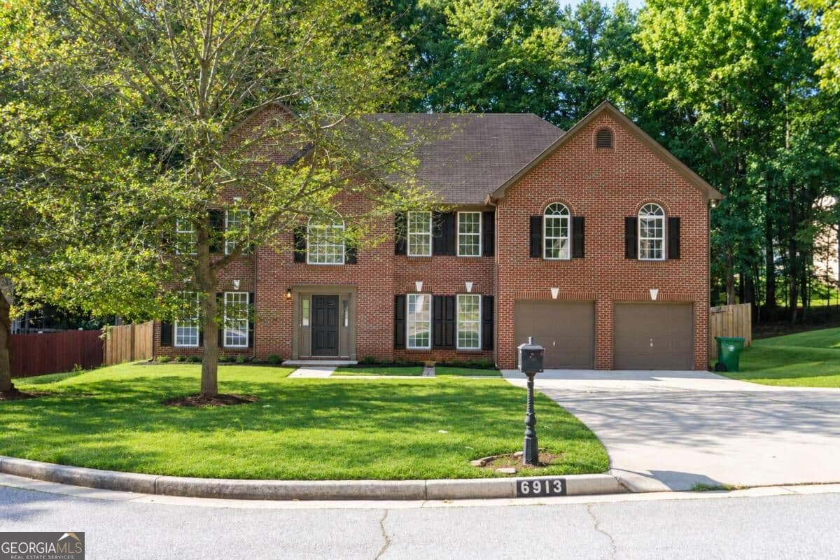5 bedroom, 3 bathroom single family residence for sale at 6913 Wynmeadow Drive, Stone Mountain, GA 30087 — photo 2