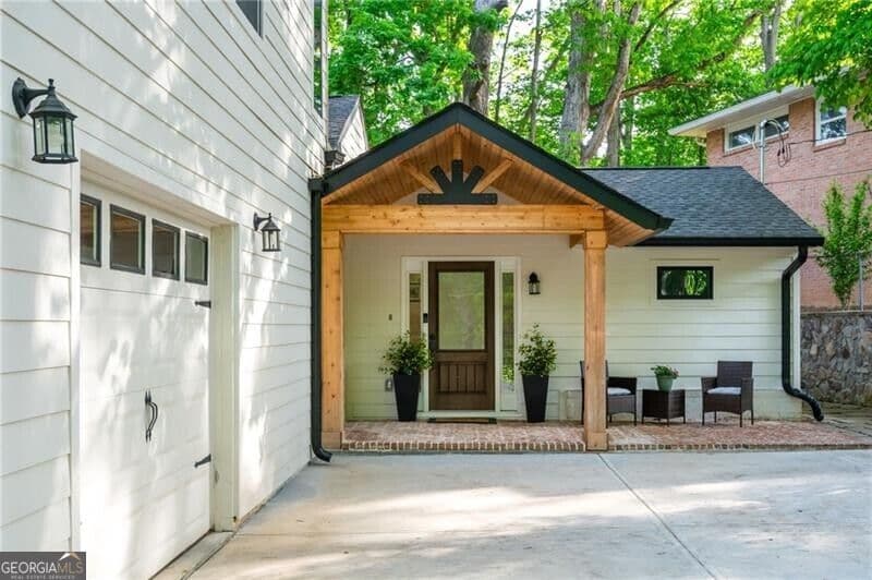 4 bedroom, 4.5 bathroom, 2,994 sq ft single family residence for rent at 1461 Lively Ridge Road, Atlanta, GA 30329 for $4,500 a month — photo 2