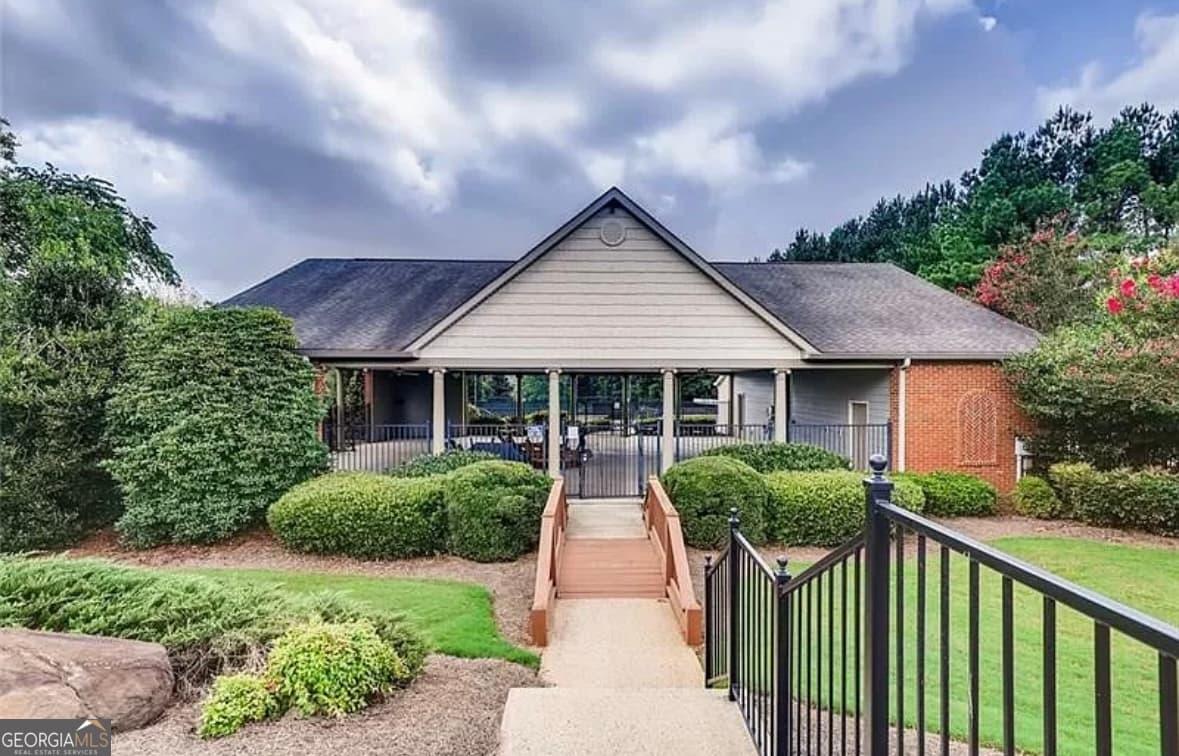3 bedroom, 2.5 bathroom, 2,031 sq ft single family residence for rent at 2005 Maple Ridge Court, Acworth, GA 30101 for $2,700 a month — photo 10